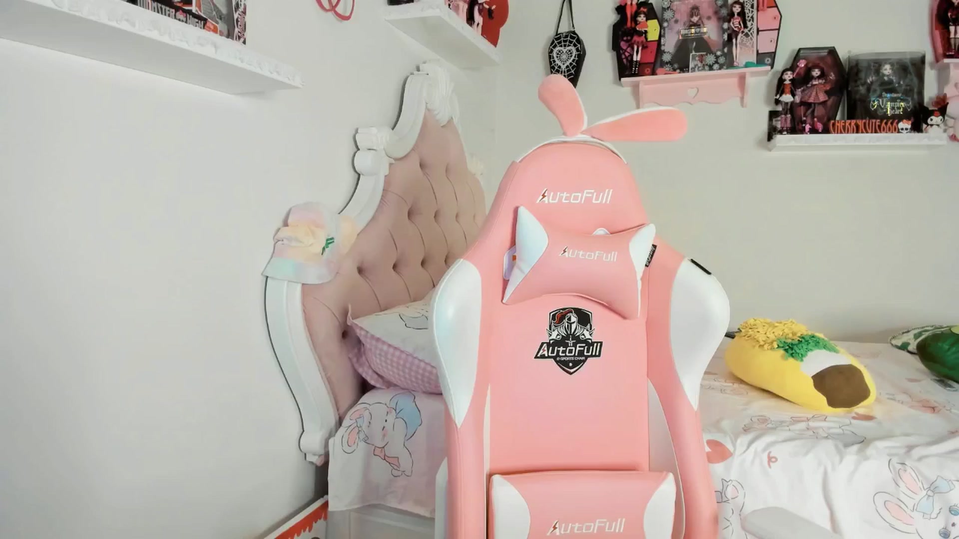 Gallery image thumbnail from Cherrycute666's myfreecams stream on, 06/23/2025, 05:23 image 9 of 20
