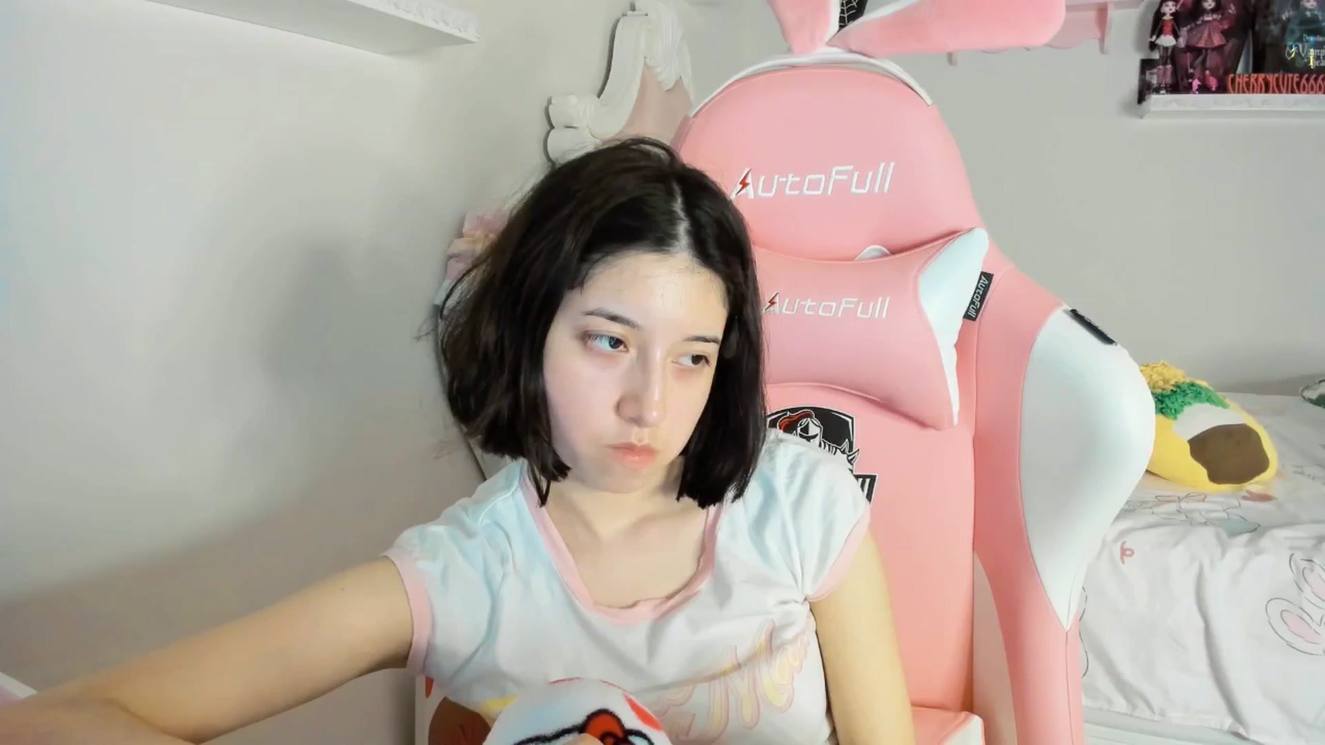 Gallery image thumbnail from Cherrycute666's myfreecams stream on, 06/23/2025, 05:23 image 12 of 20