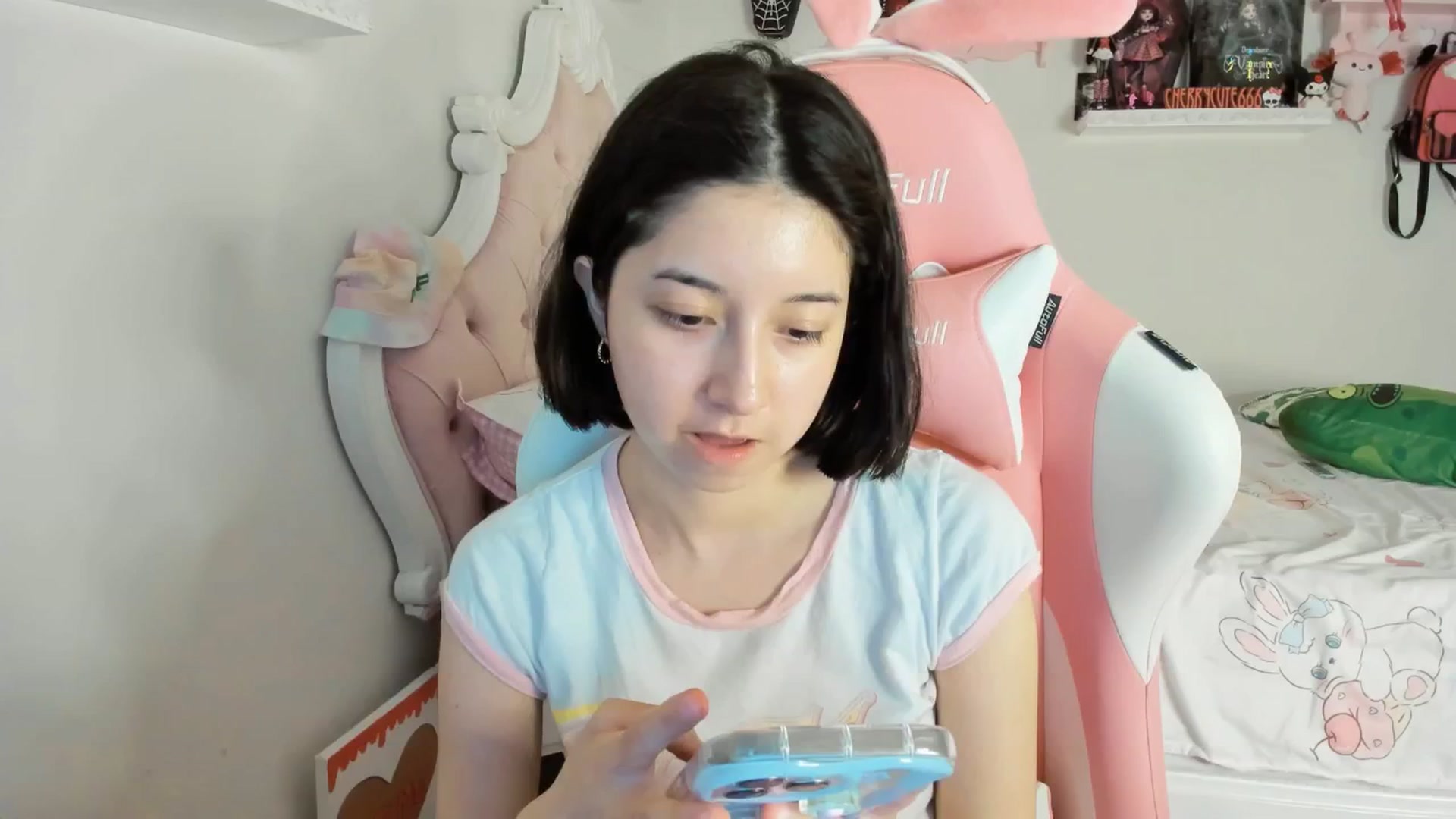 Gallery image thumbnail from Cherrycute666's myfreecams stream on, 06/23/2025, 05:34 image 4 of 20