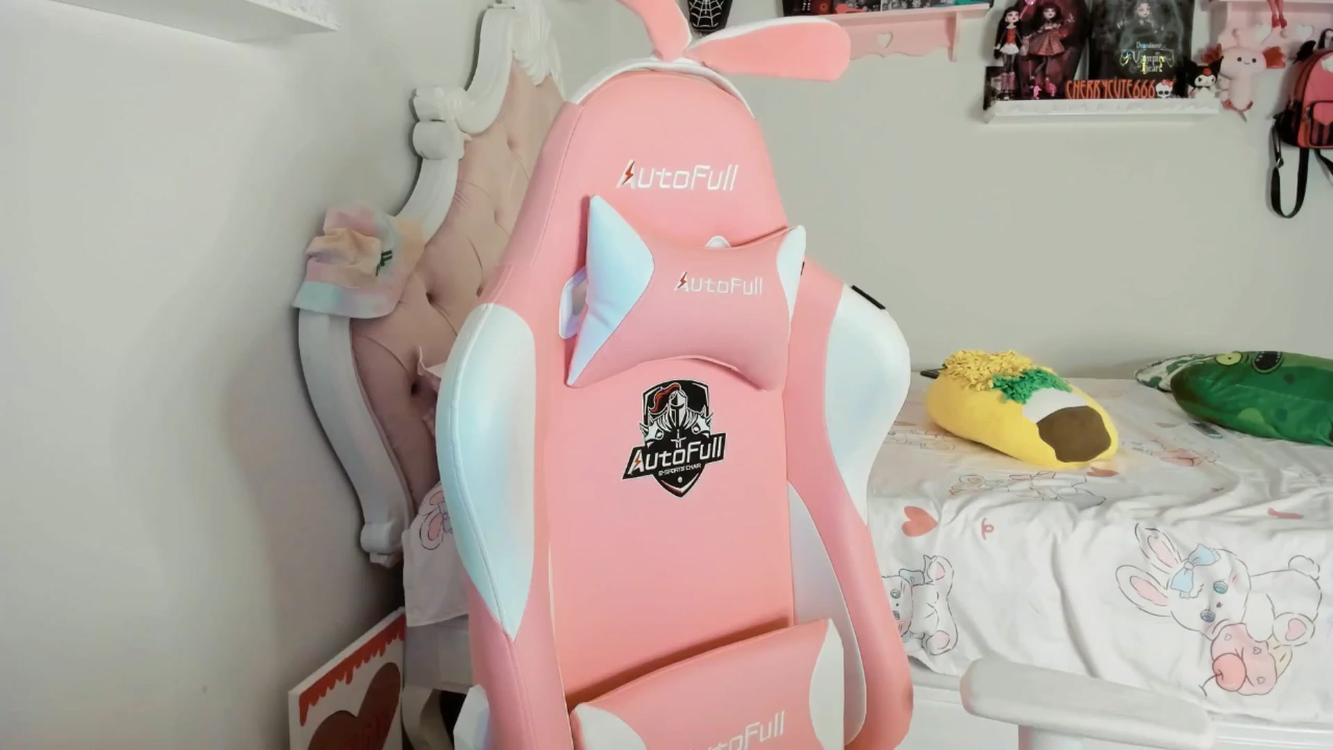 Gallery image thumbnail from Cherrycute666's myfreecams stream on, 06/23/2025, 05:34 image 2 of 20