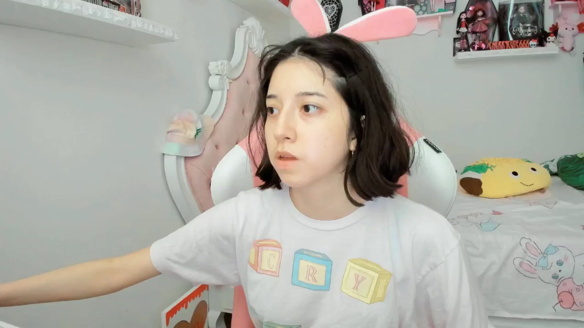 Gallery image thumbnail from Cherrycute666's myfreecams stream on, 06/23/2025, 22:27 image 9 of 20