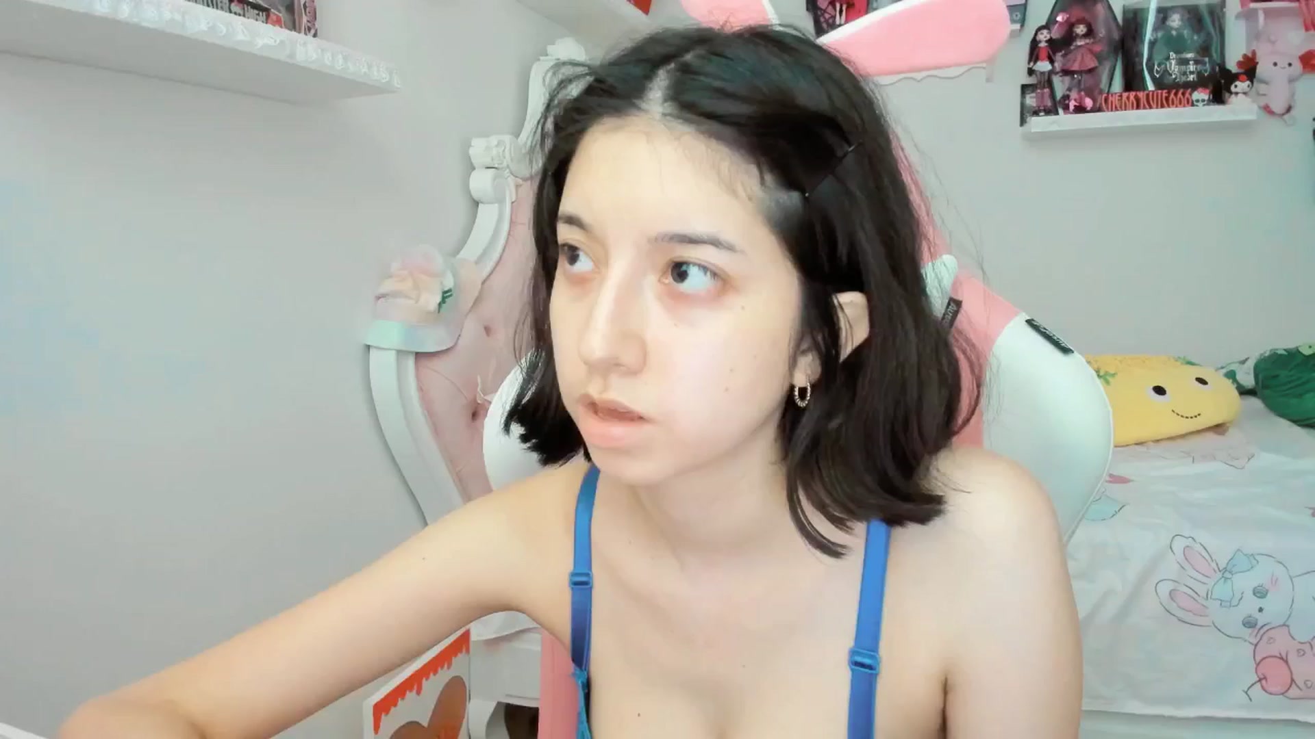 Gallery image thumbnail from Cherrycute666's myfreecams stream on, 06/23/2025, 22:27 image 5 of 20