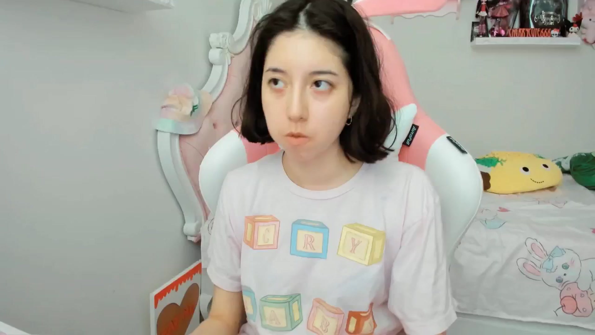 Gallery image thumbnail from Cherrycute666's myfreecams stream on, 06/24/2025, 24:58 image 8 of 20