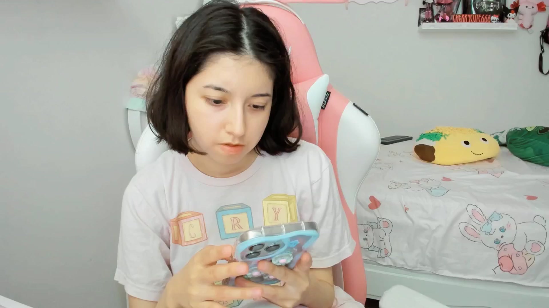 Gallery image thumbnail from Cherrycute666's myfreecams stream on, 06/24/2025, 24:58 image 10 of 20