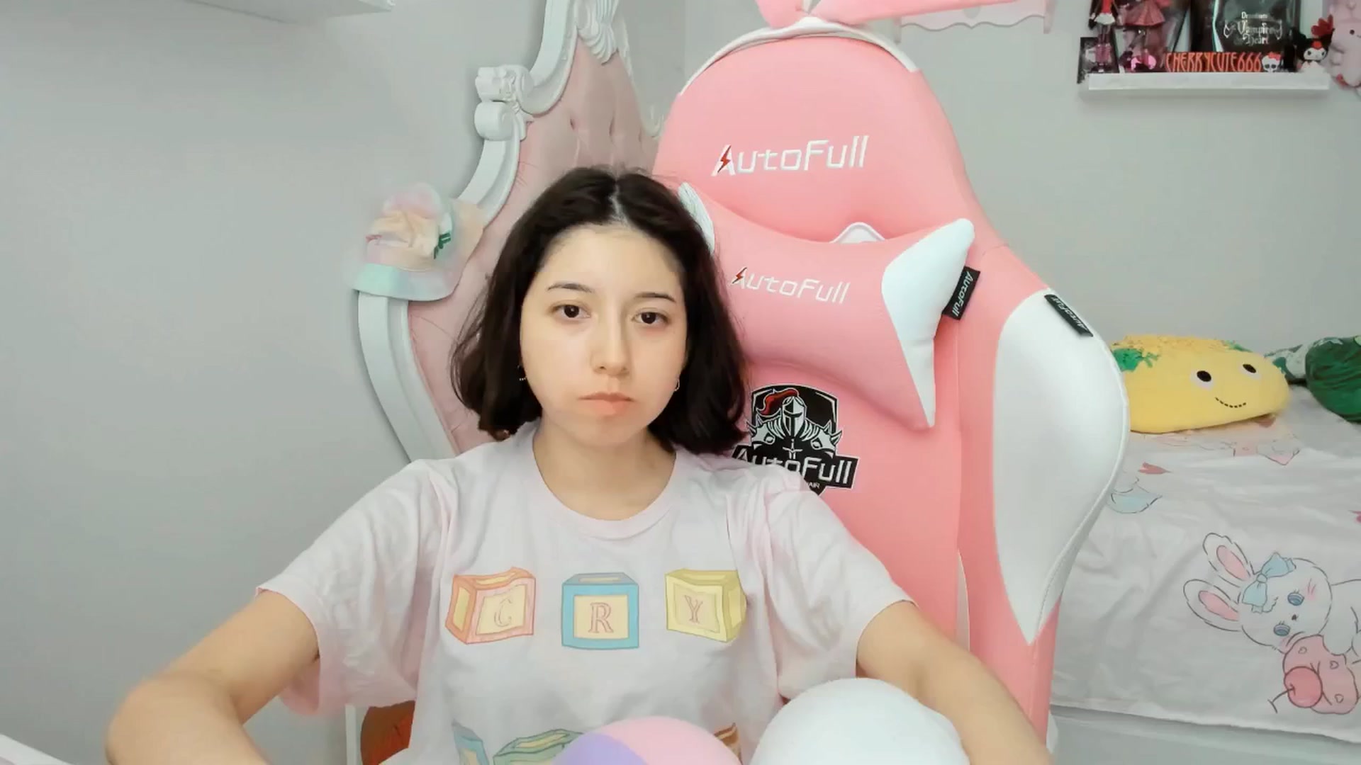 Gallery image thumbnail from Cherrycute666's myfreecams stream on, 06/24/2025, 24:58 image 5 of 20