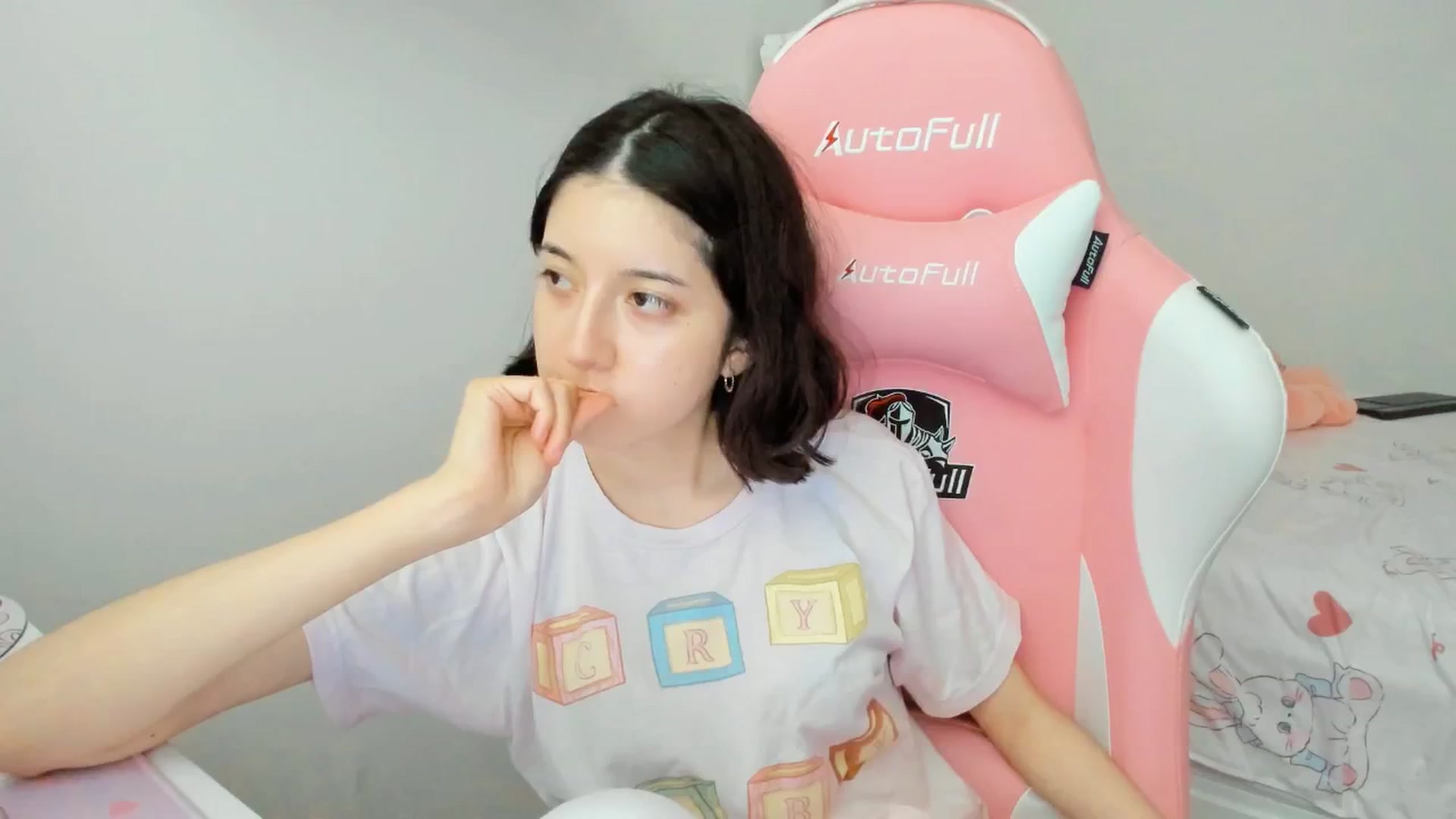 Gallery image thumbnail from Cherrycute666's myfreecams stream on, 06/24/2025, 24:58 image 17 of 20