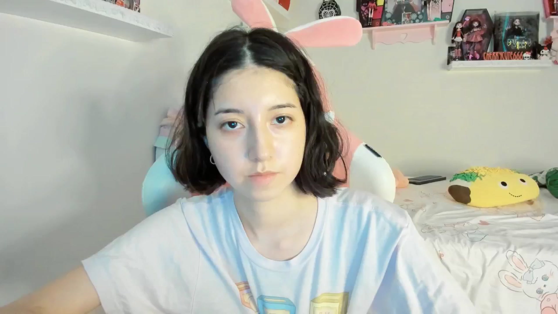 Gallery image thumbnail from Cherrycute666's myfreecams stream on, 06/24/2025, 24:58 image 20 of 20