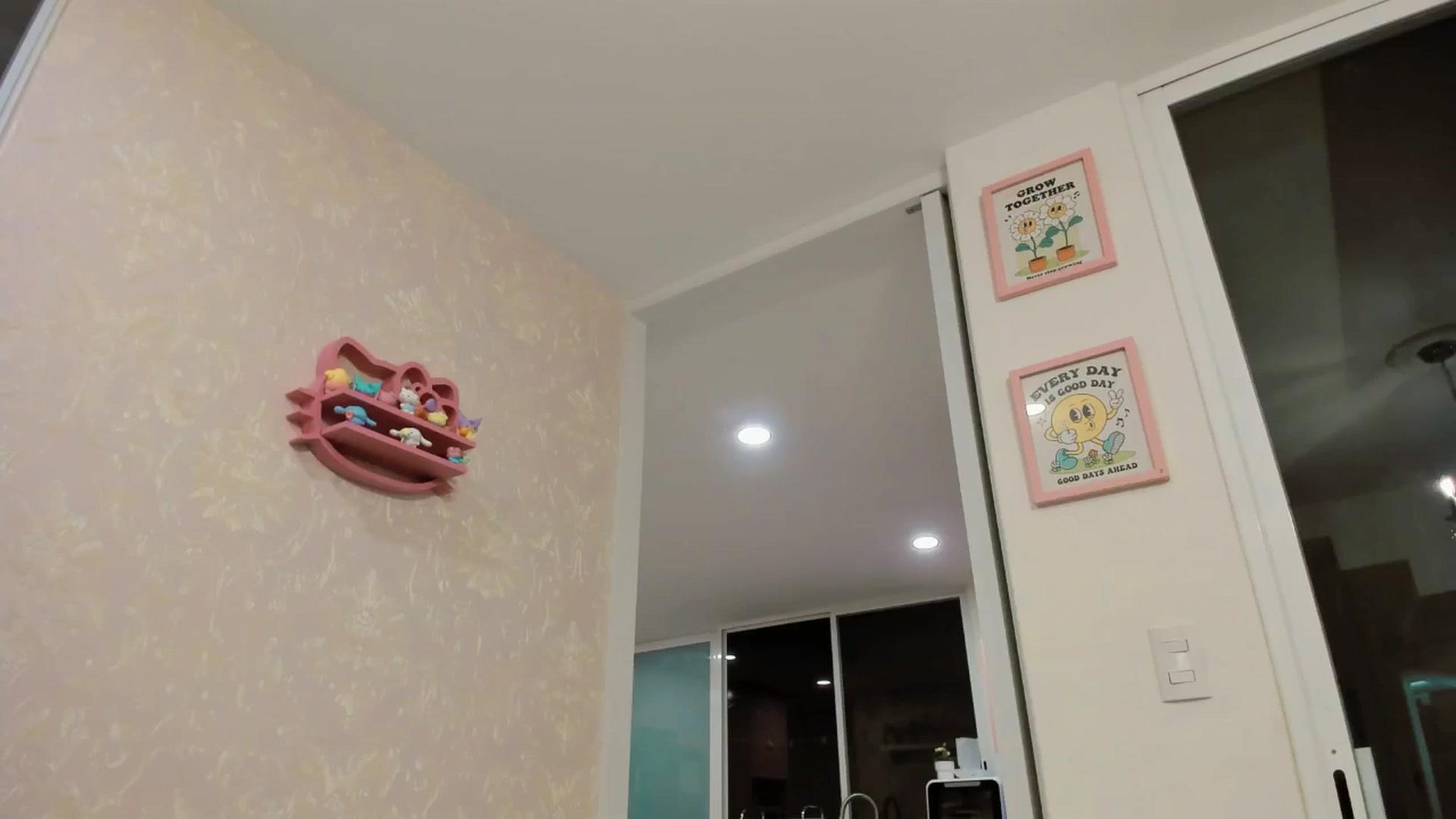 Gallery image thumbnail from Cherrycute666's myfreecams stream on, 06/24/2025, 05:17 image 11 of 20