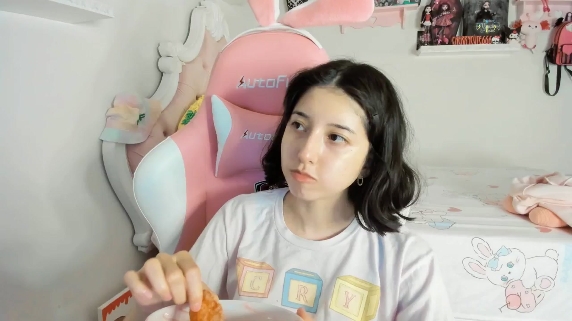 Gallery image thumbnail from Cherrycute666's myfreecams stream on, 06/24/2025, 05:17 image 14 of 20