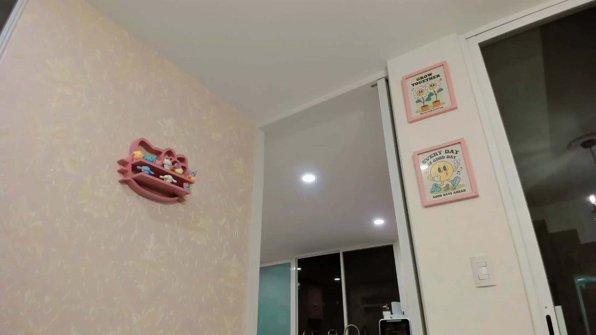 Gallery image thumbnail from Cherrycute666's myfreecams stream on, 06/24/2025, 05:17 image 10 of 20