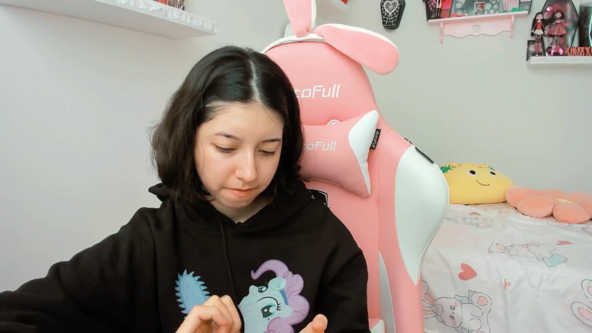 Gallery image thumbnail from Cherrycute666's myfreecams stream on, 06/25/2025, 20:49 image 20 of 20