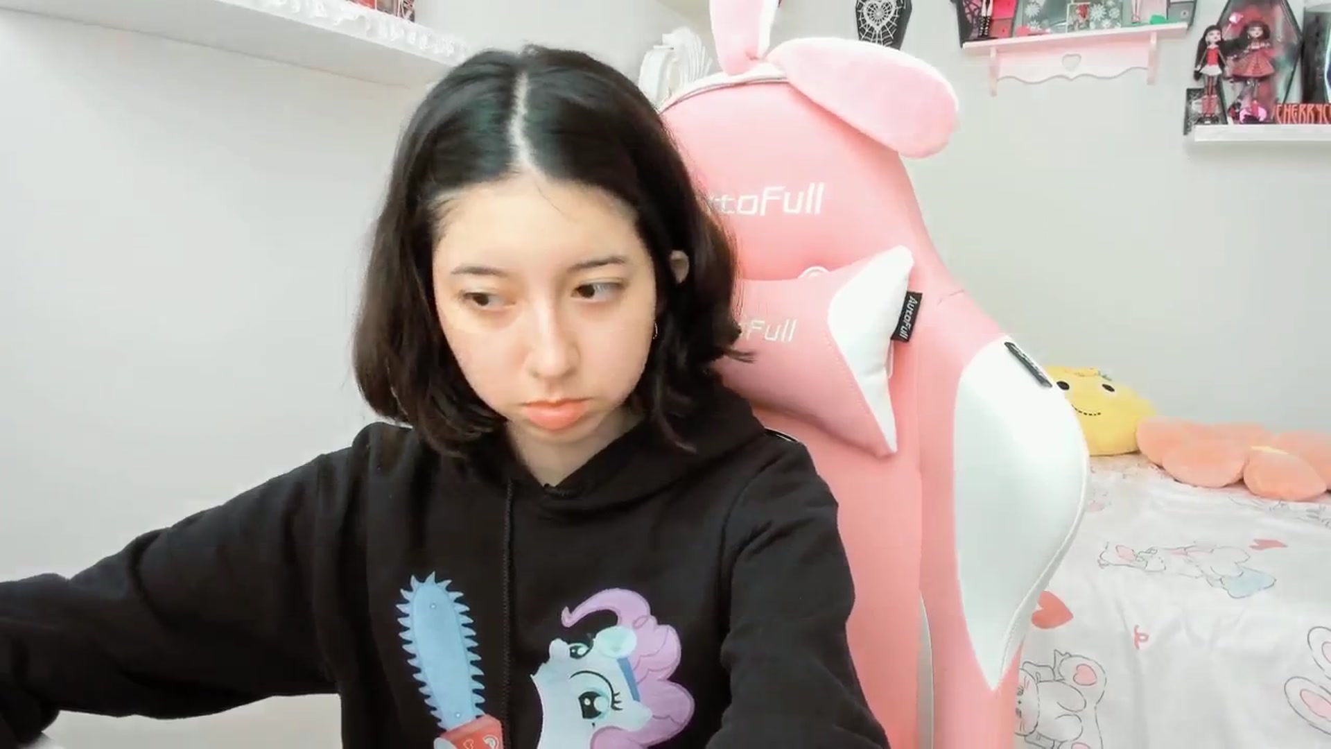 Gallery image thumbnail from Cherrycute666's myfreecams stream on, 06/25/2025, 20:49 image 14 of 20