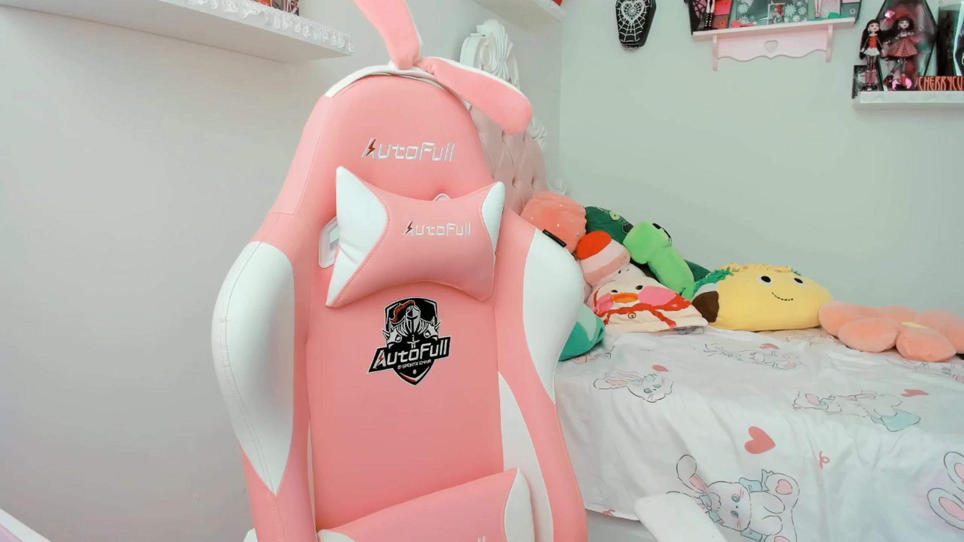 Gallery image thumbnail from Cherrycute666's myfreecams stream on, 06/25/2025, 20:49 image 9 of 20