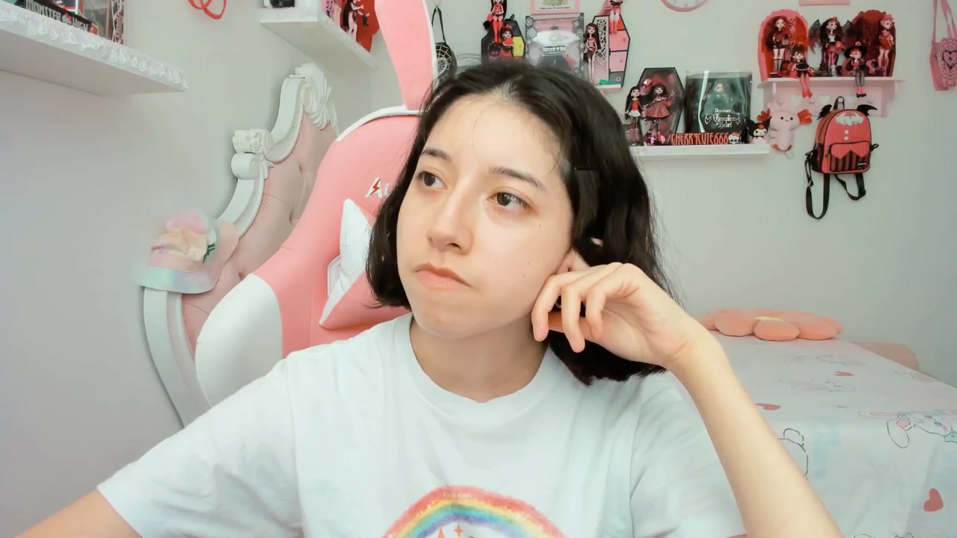 Gallery image thumbnail from Cherrycute666's myfreecams stream on, 06/26/2025, 21:04 image 5 of 20