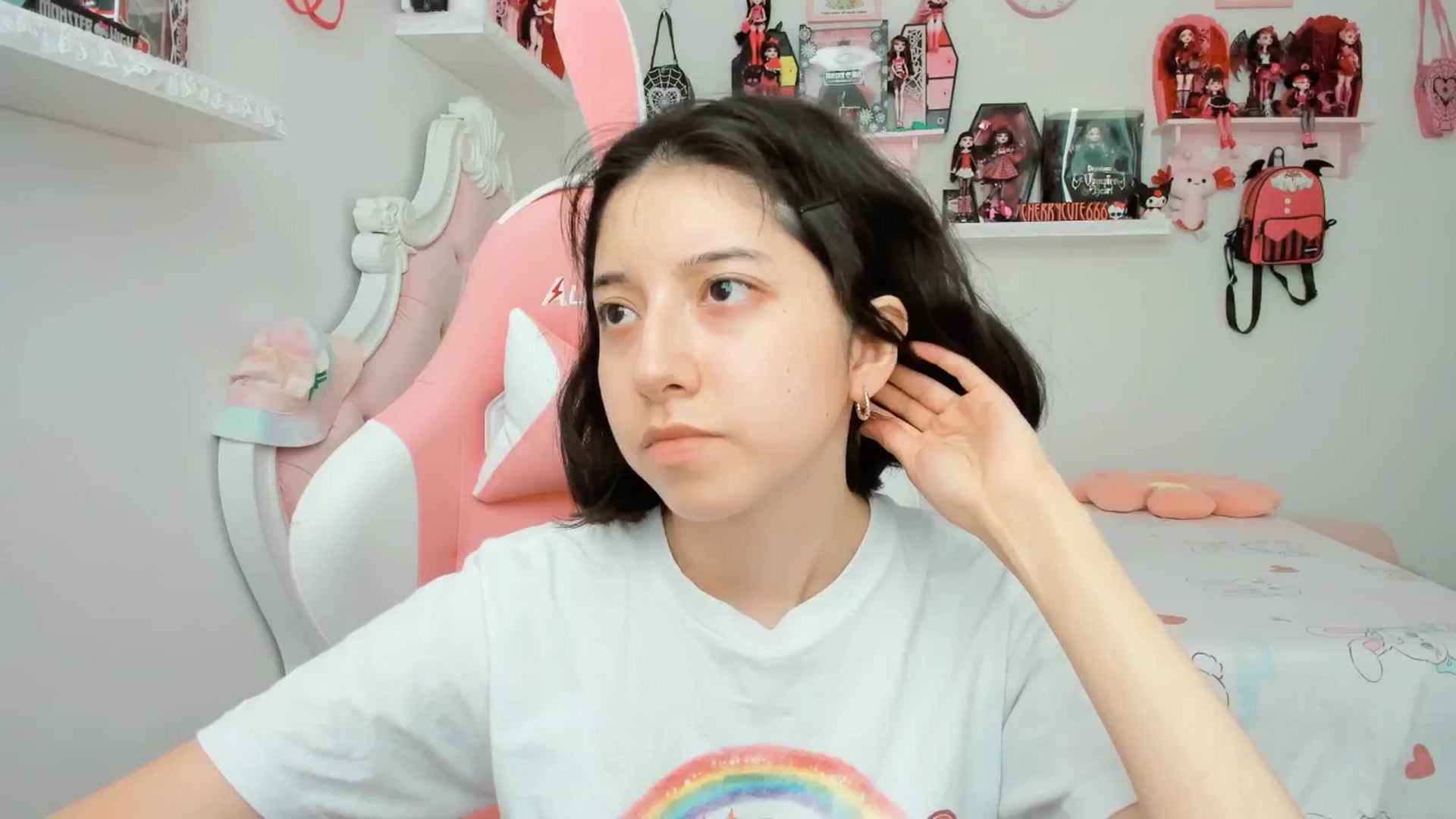 Gallery image thumbnail from Cherrycute666's myfreecams stream on, 06/26/2025, 21:04 image 3 of 20