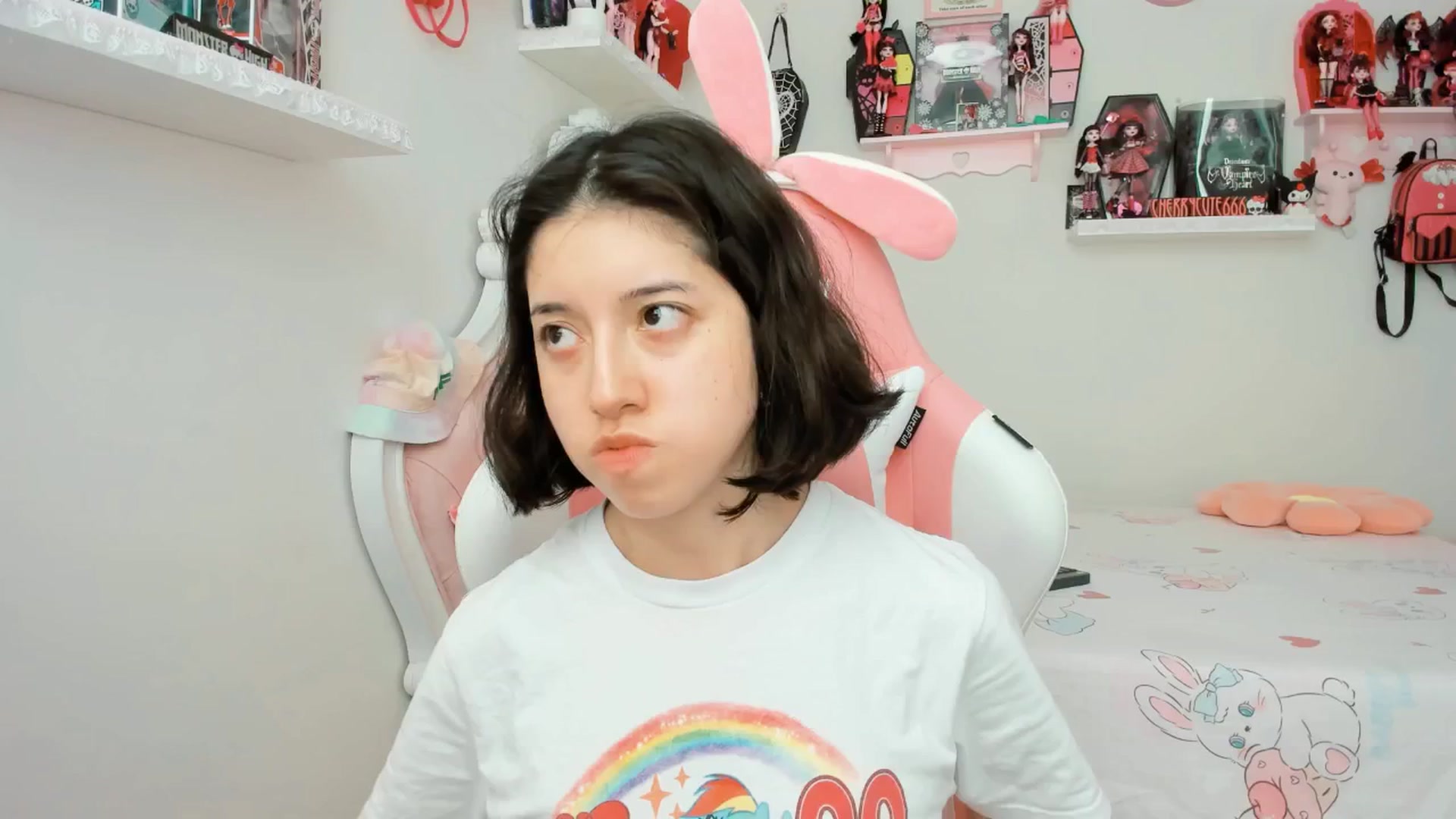 Gallery image thumbnail from Cherrycute666's myfreecams stream on, 06/26/2025, 21:04 image 20 of 20