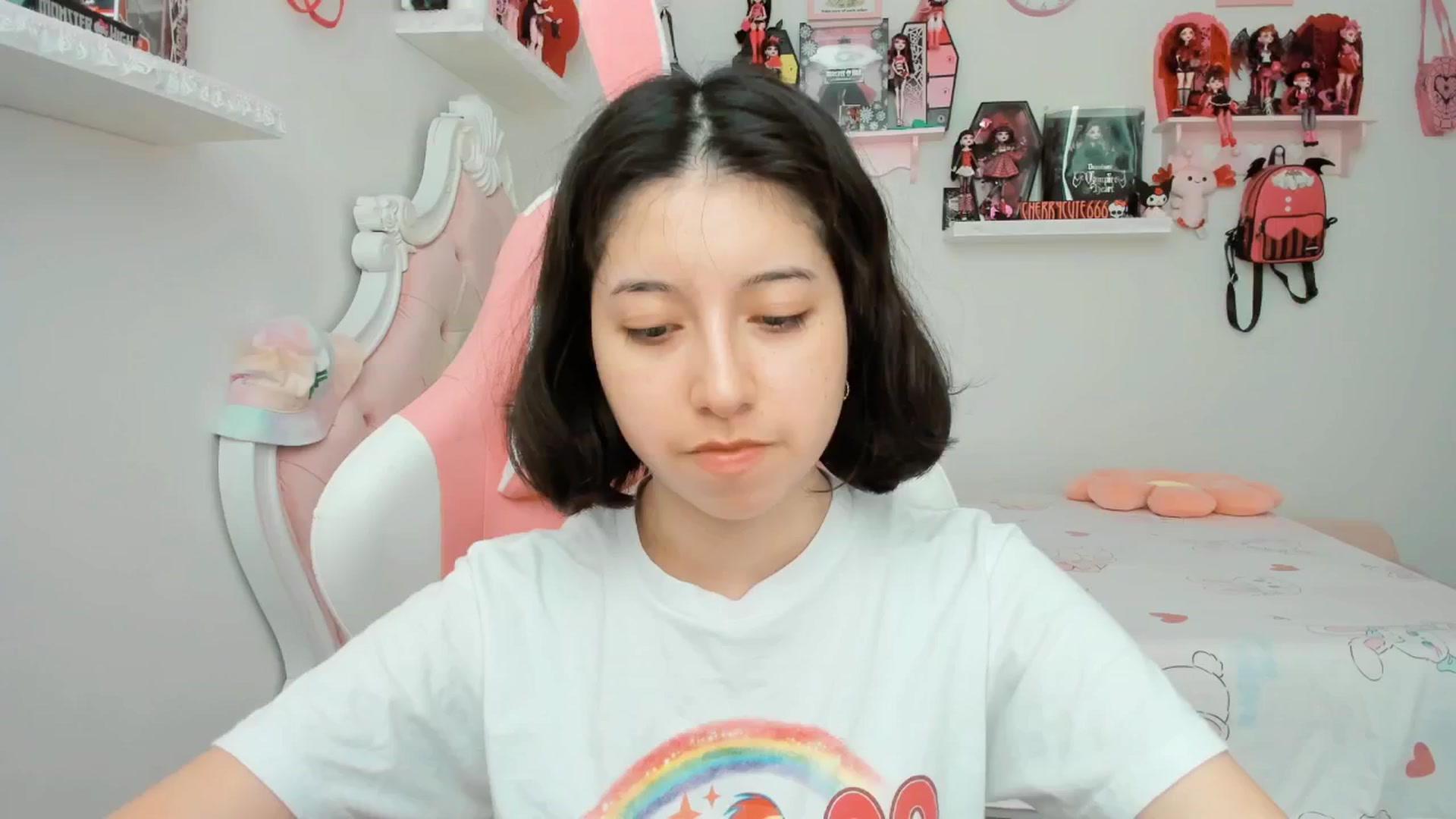 Gallery image thumbnail from Cherrycute666's myfreecams stream on, 06/26/2025, 21:04 image 4 of 20