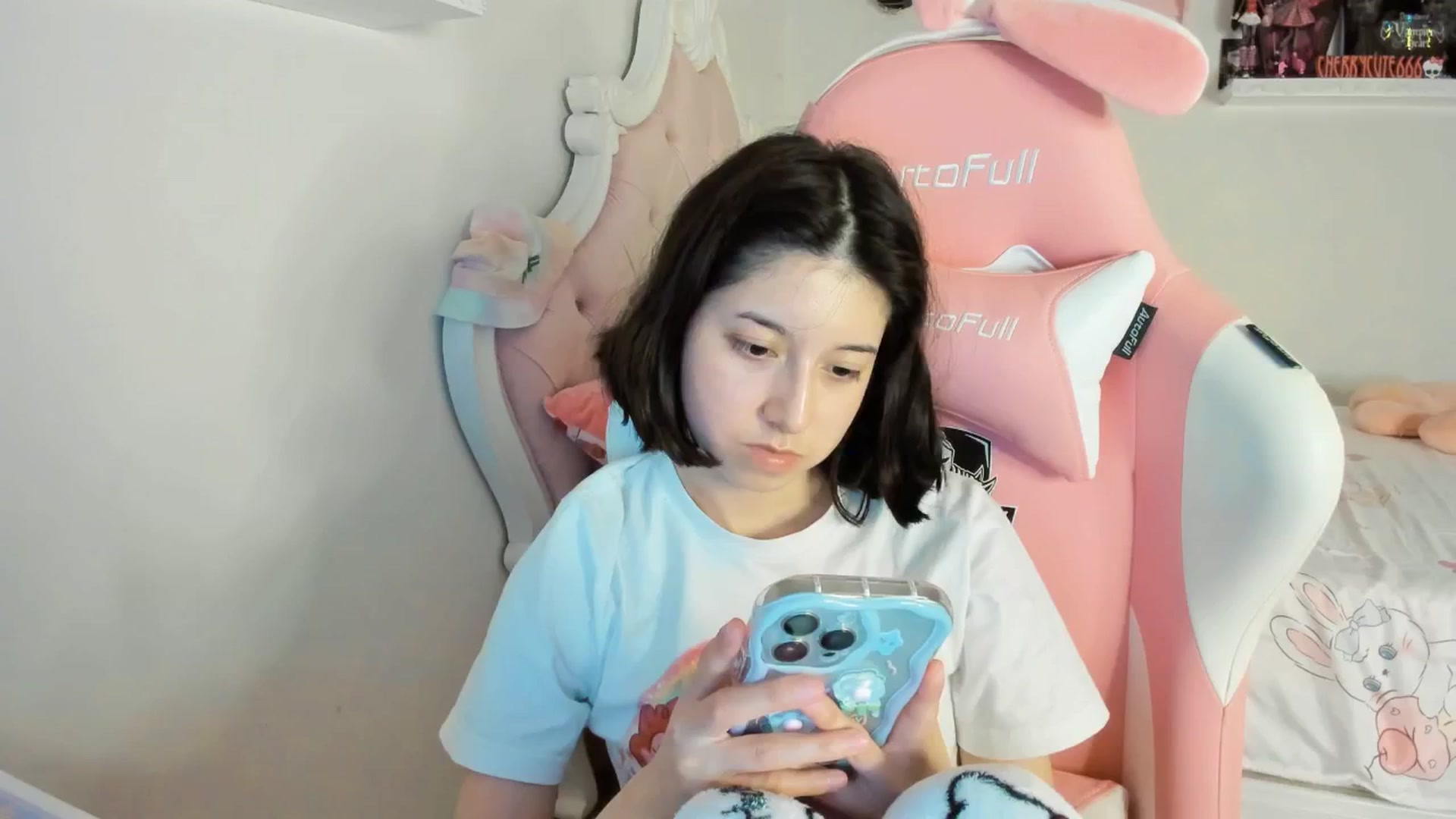 Gallery image thumbnail from Cherrycute666's myfreecams stream on, 06/27/2025, 05:05 image 4 of 20