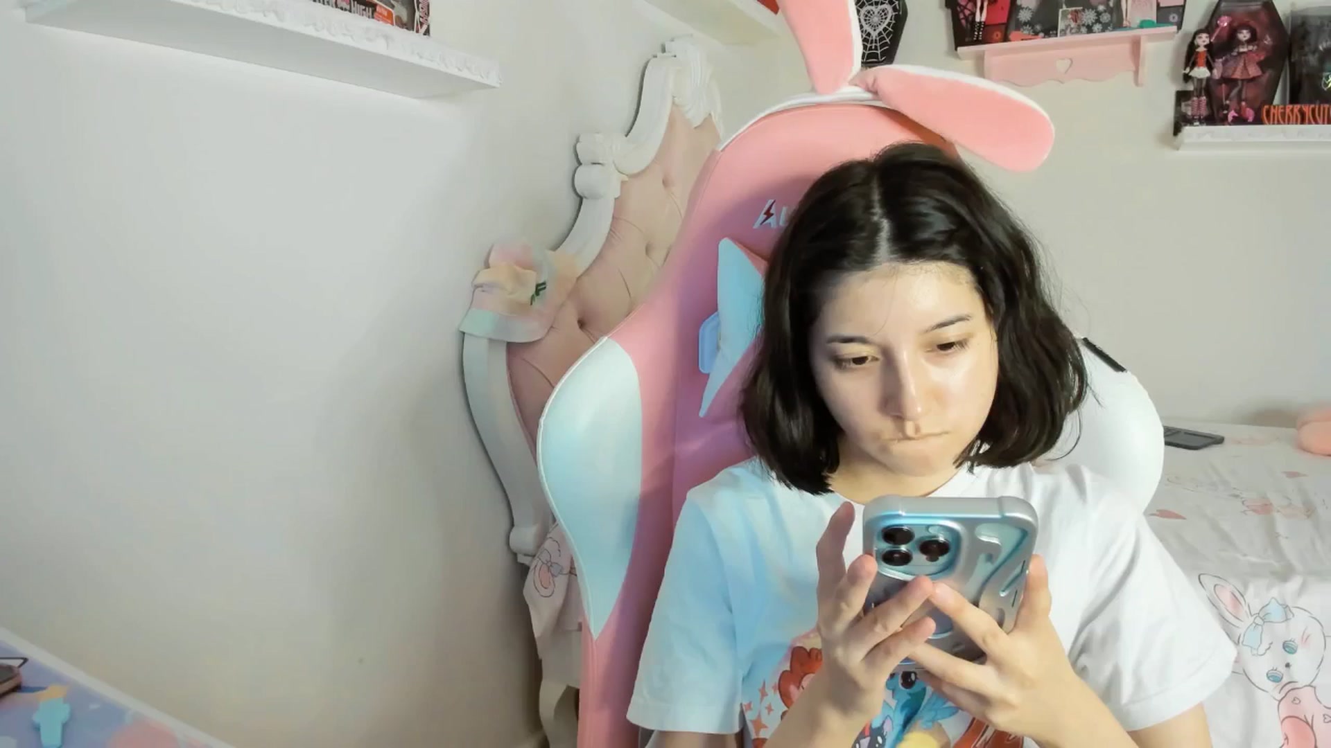 Gallery image thumbnail from Cherrycute666's myfreecams stream on, 06/27/2025, 05:05 image 20 of 20