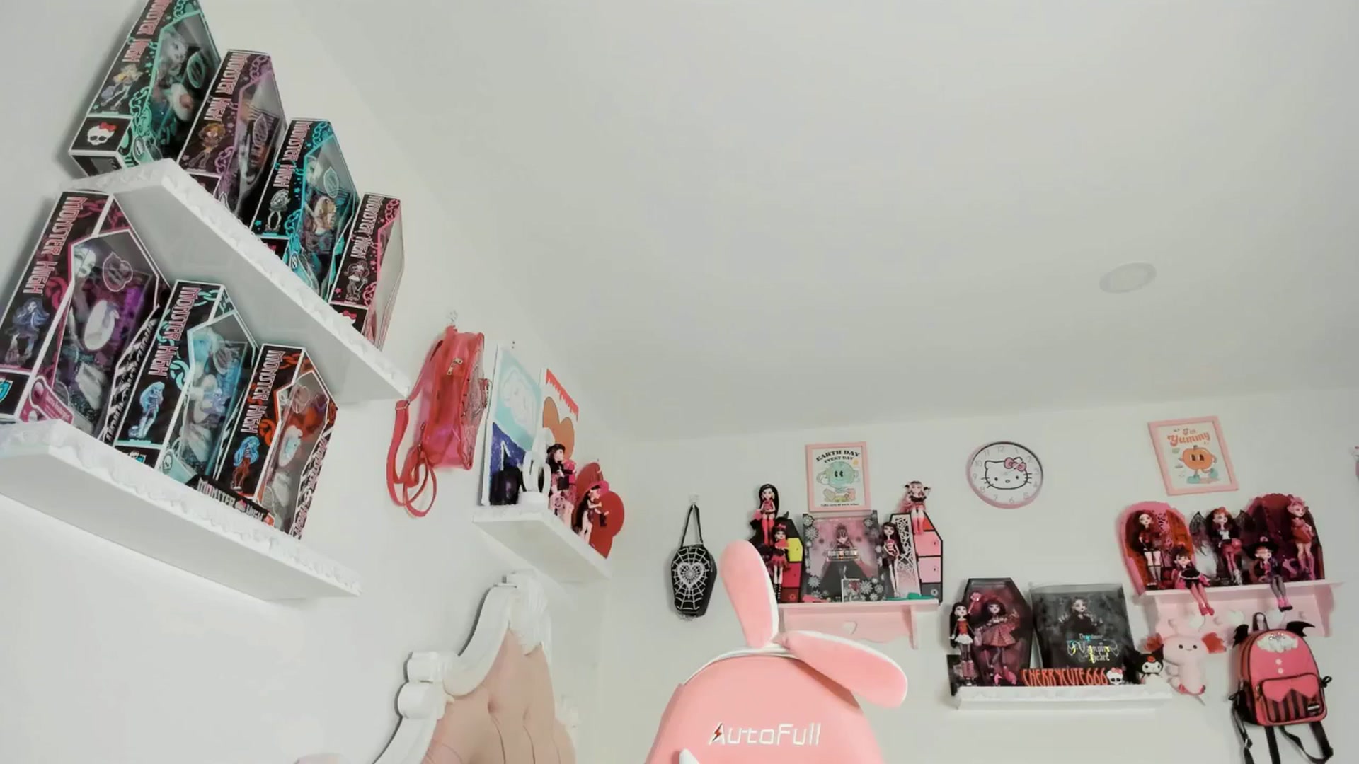 Gallery image thumbnail from Cherrycute666's myfreecams stream on, 06/27/2025, 05:05 image 19 of 20