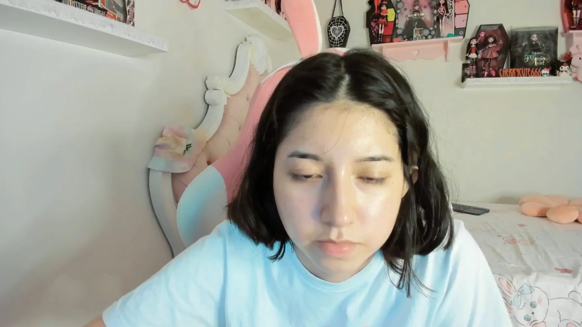 Gallery image thumbnail from Cherrycute666's myfreecams stream on, 06/27/2025, 05:05 image 15 of 20