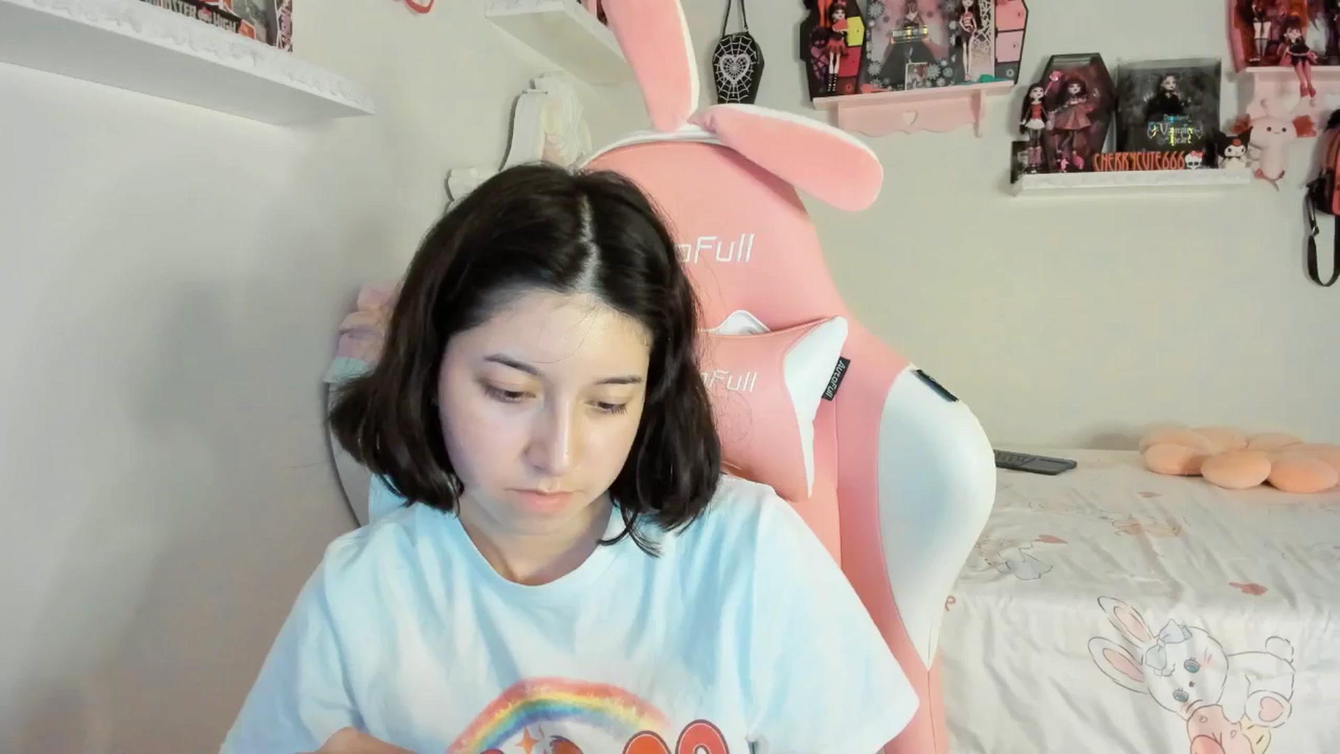 Gallery image thumbnail from Cherrycute666's myfreecams stream on, 06/27/2025, 05:05 image 1 of 20