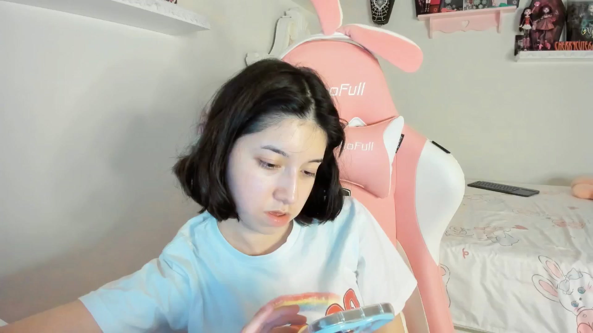 Gallery image thumbnail from Cherrycute666's myfreecams stream on, 06/27/2025, 05:05 image 7 of 20