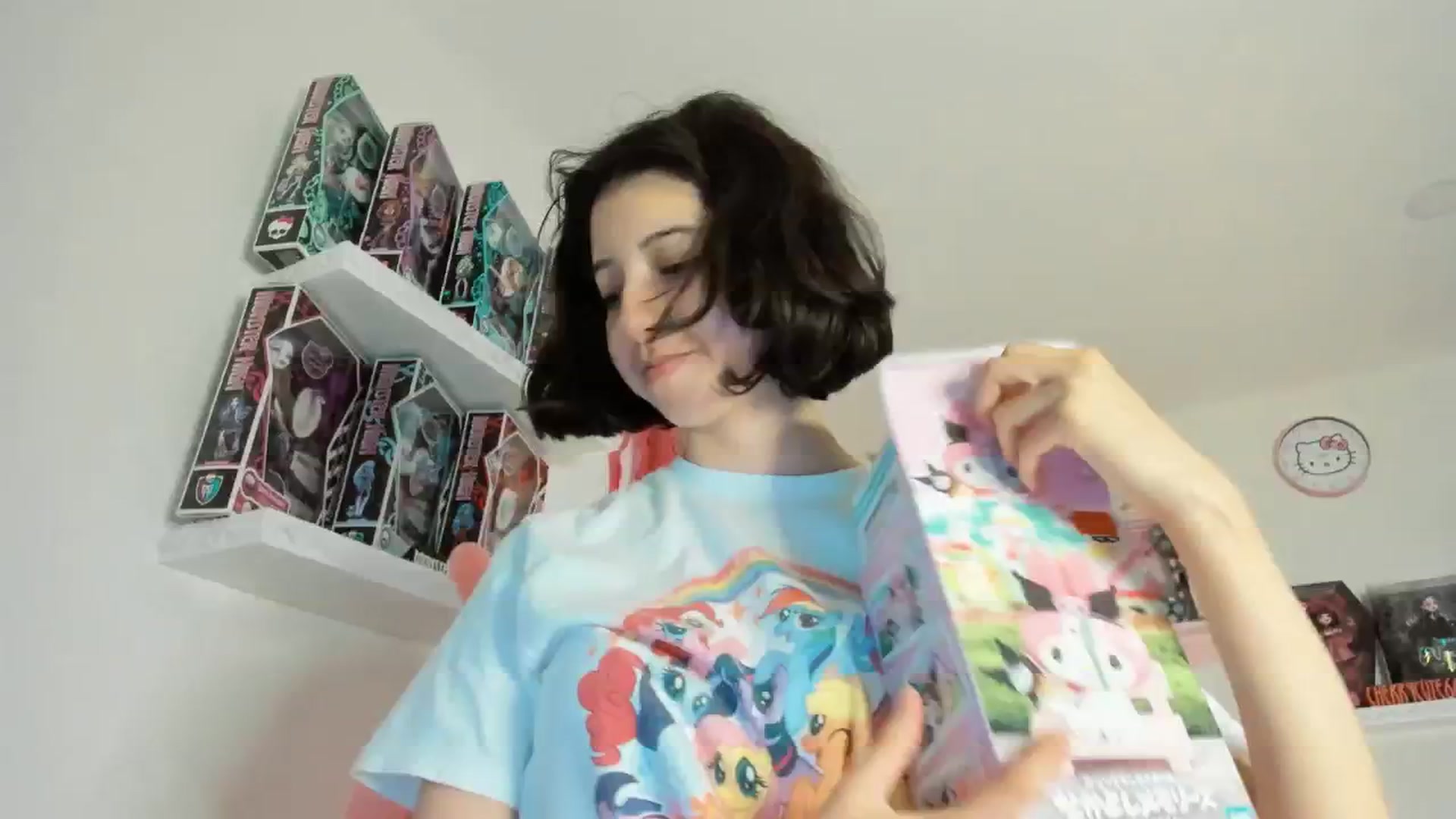 Gallery image thumbnail from Cherrycute666's myfreecams stream on, 06/27/2025, 05:44 image 16 of 20