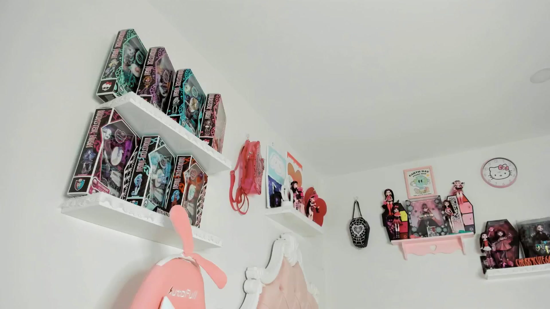Gallery image thumbnail from Cherrycute666's myfreecams stream on, 06/27/2025, 05:44 image 20 of 20