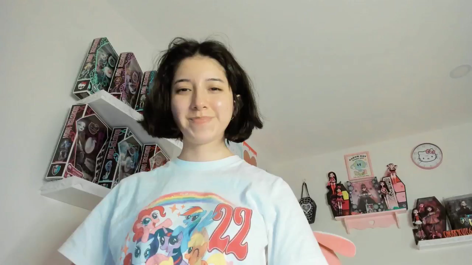 Gallery image thumbnail from Cherrycute666's myfreecams stream on, 06/27/2025, 05:44 image 9 of 20