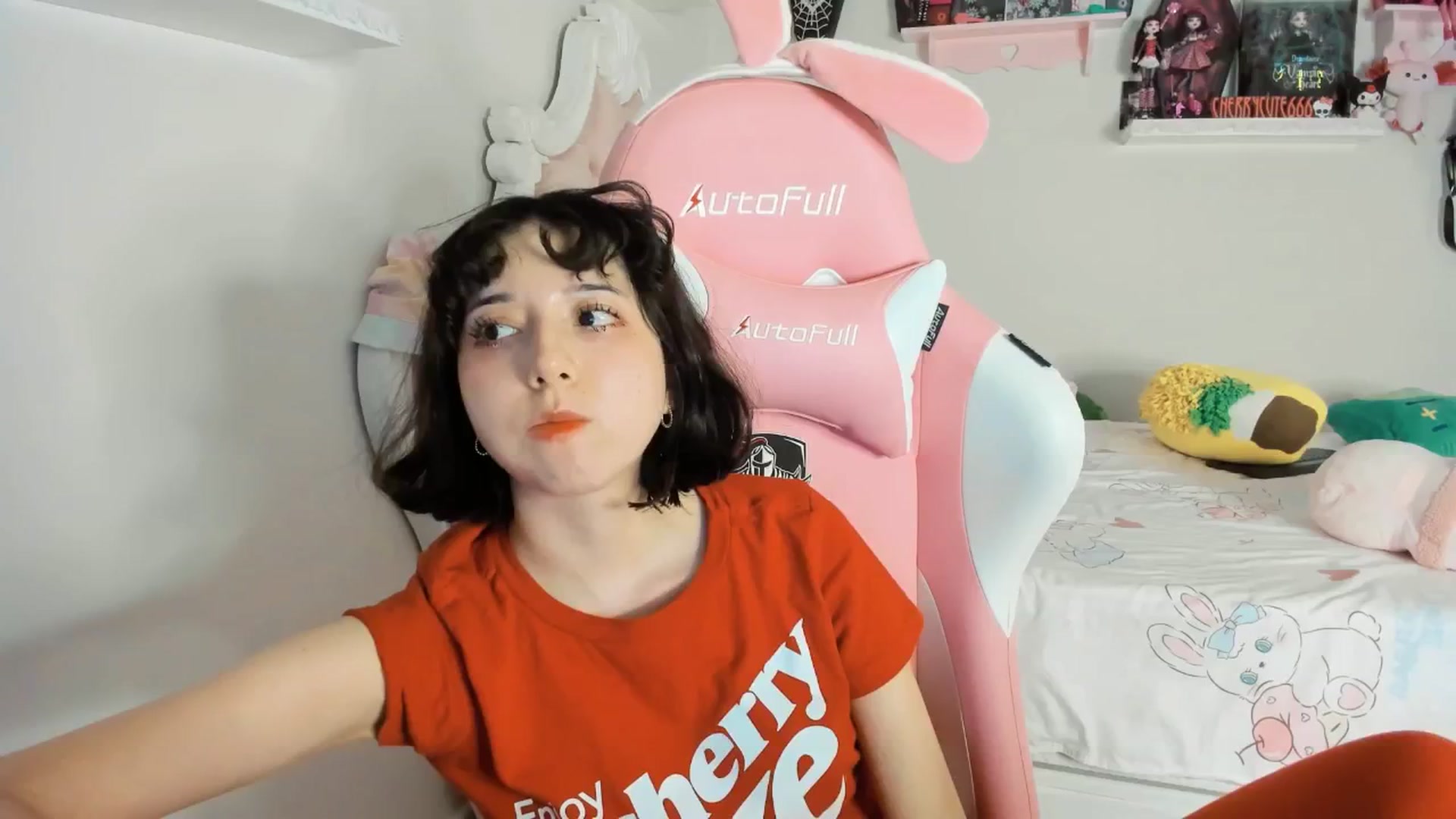 Gallery image thumbnail from Cherrycute666's myfreecams stream on, 06/28/2025, 07:19 image 11 of 20