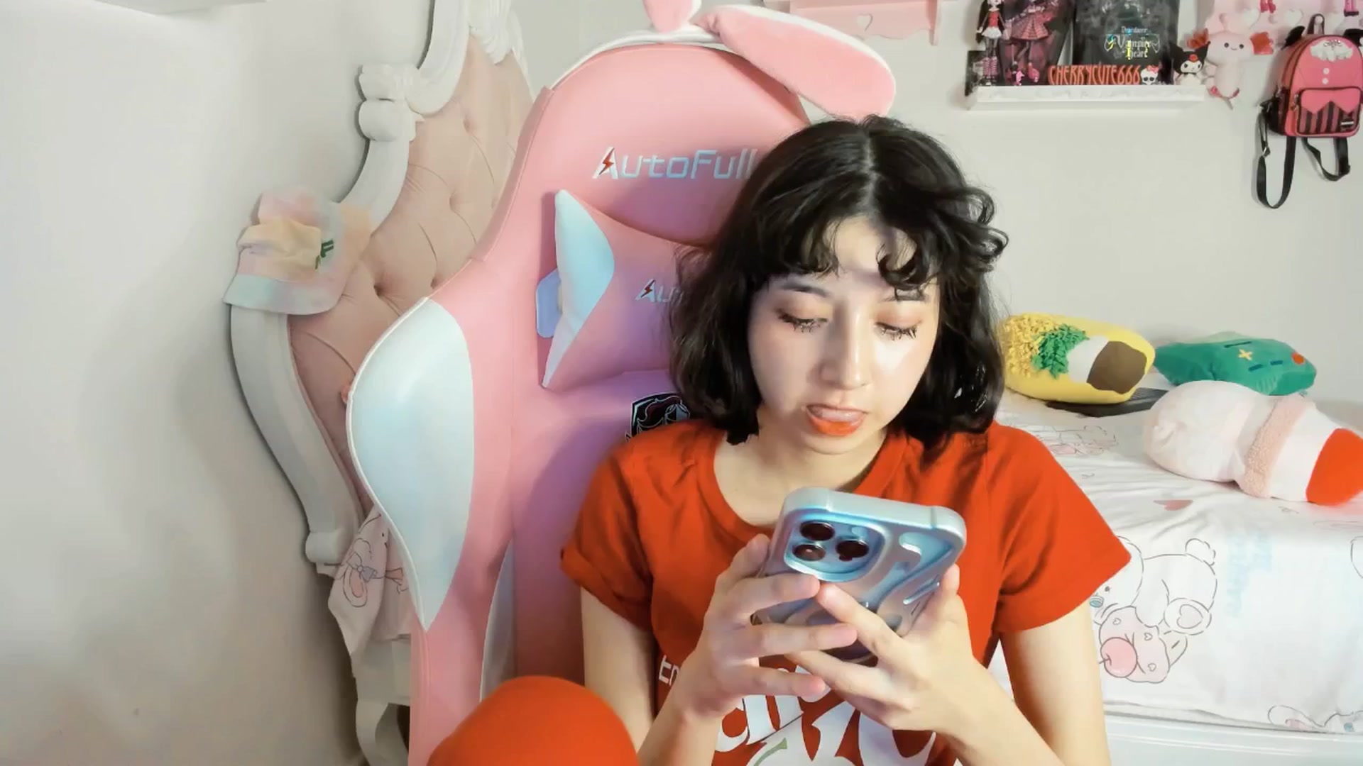 Gallery image thumbnail from Cherrycute666's myfreecams stream on, 06/28/2025, 07:19 image 9 of 20