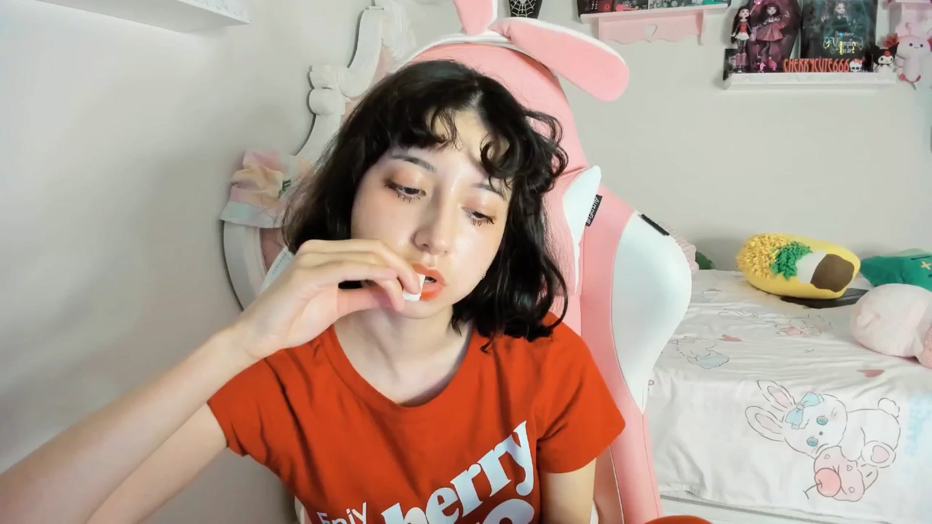Gallery image thumbnail from Cherrycute666's myfreecams stream on, 06/28/2025, 07:19 image 10 of 20