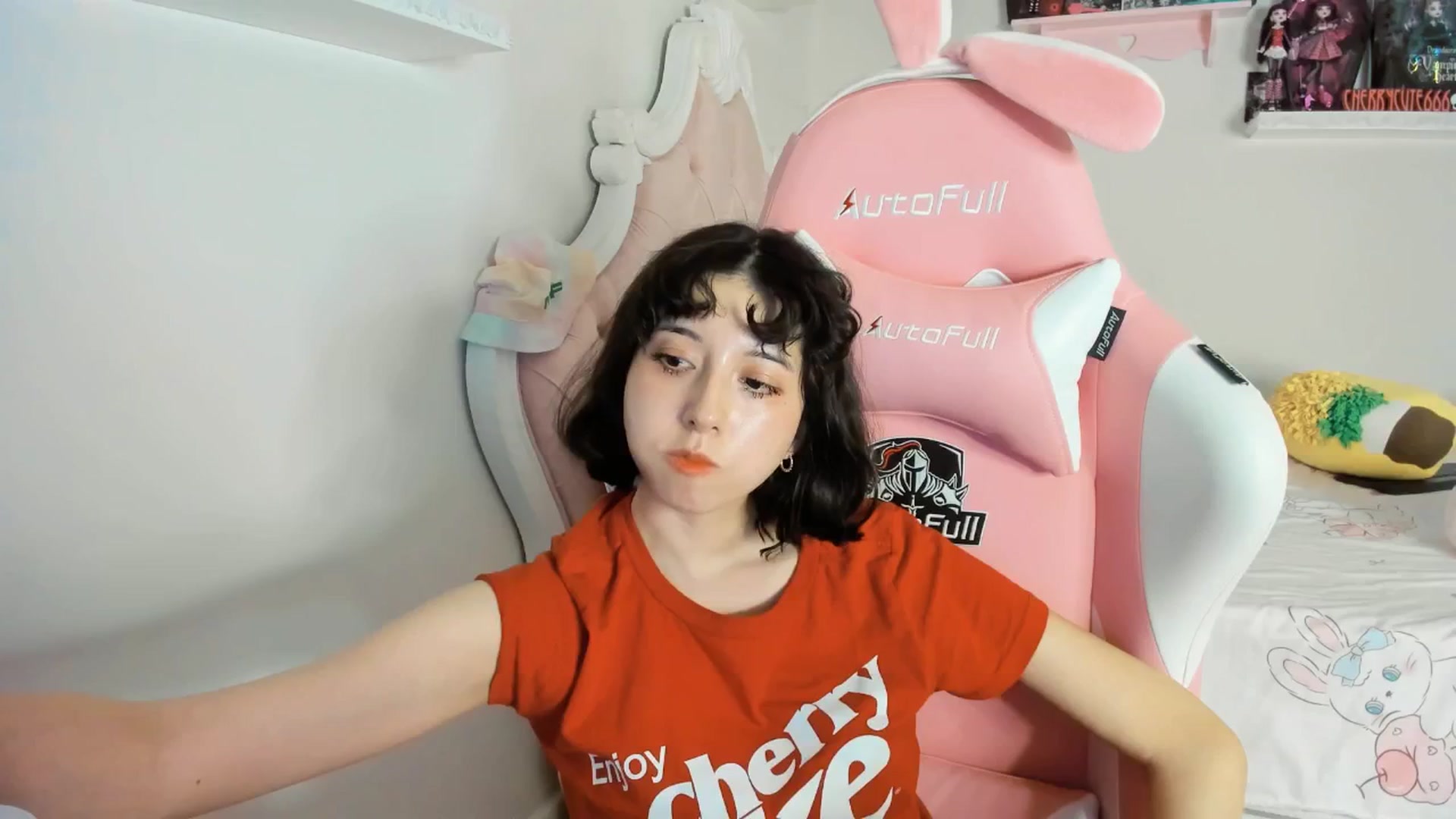 Gallery image thumbnail from Cherrycute666's myfreecams stream on, 06/28/2025, 07:19 image 12 of 20