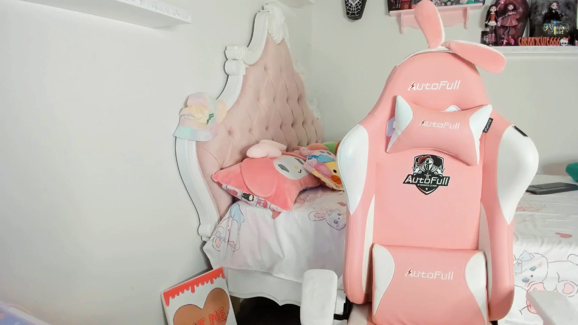 Gallery image thumbnail from Cherrycute666's myfreecams stream on, 06/29/2025, 05:59 image 5 of 20