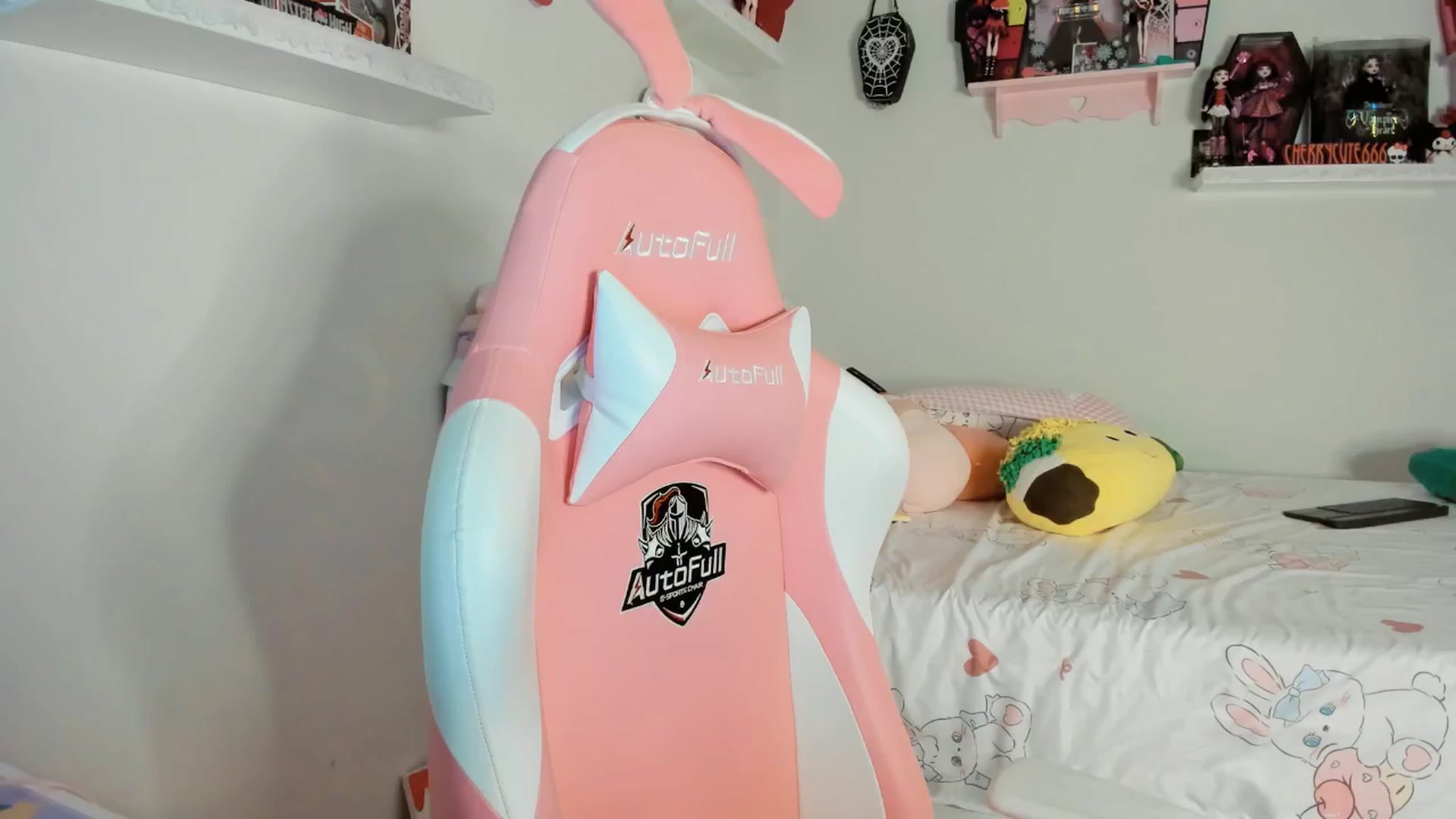 Gallery image thumbnail from Cherrycute666's myfreecams stream on, 06/29/2025, 05:59 image 7 of 20