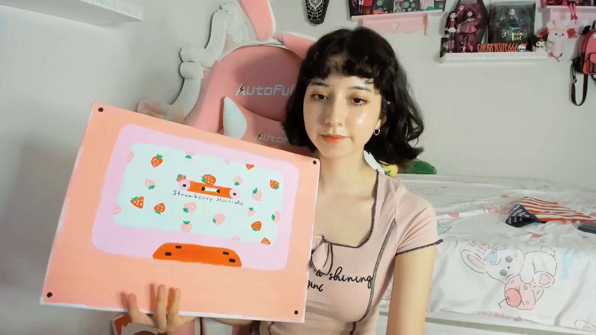Gallery image thumbnail from Cherrycute666's myfreecams stream on, 06/29/2025, 06:18 image 18 of 20