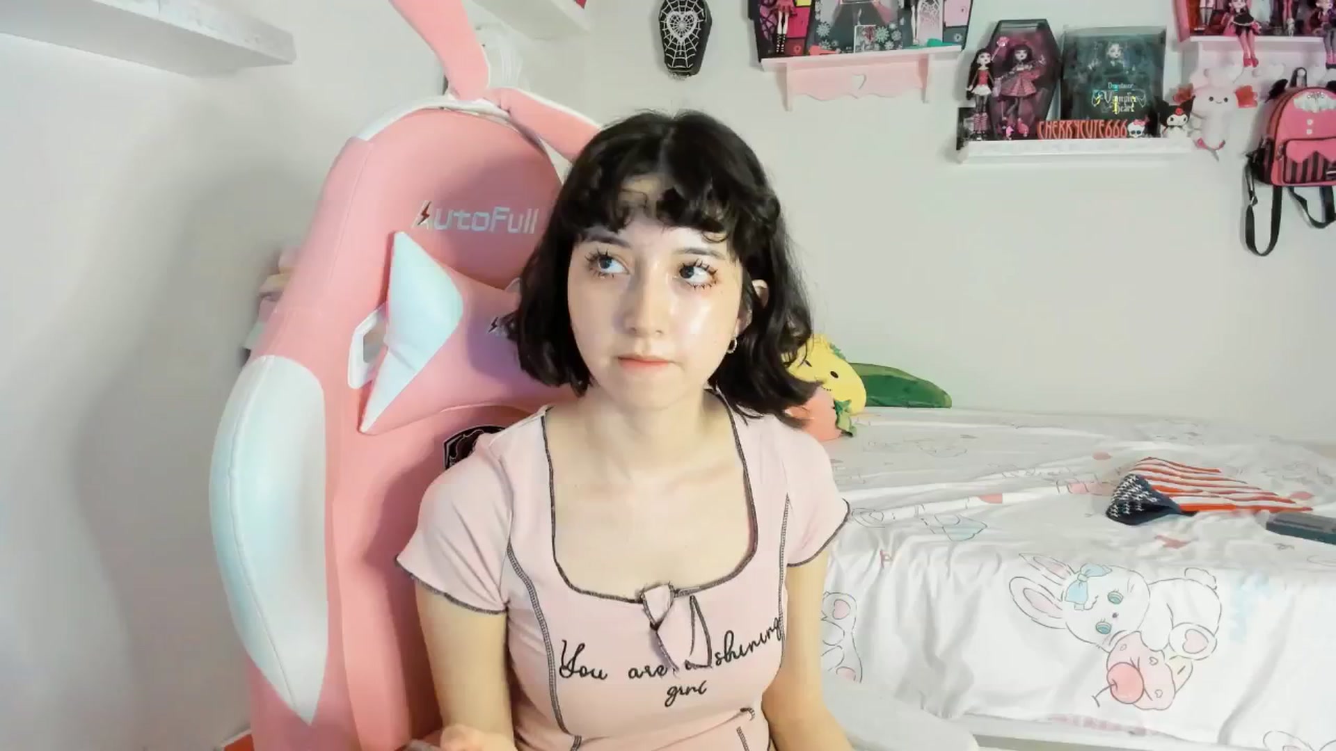 Gallery image thumbnail from Cherrycute666's myfreecams stream on, 06/29/2025, 06:18 image 15 of 20
