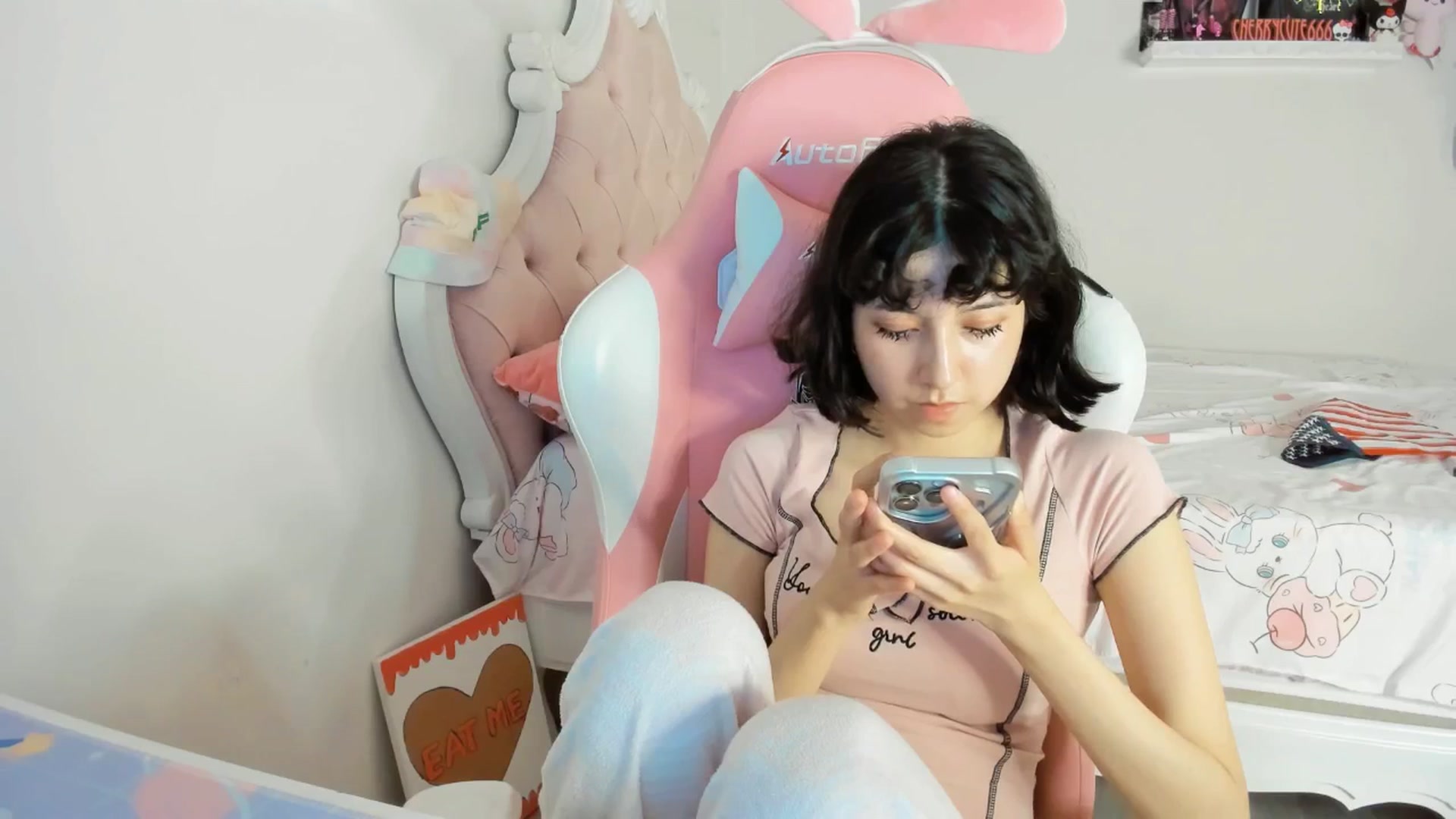 Gallery image thumbnail from Cherrycute666's myfreecams stream on, 06/29/2025, 09:09 image 16 of 20