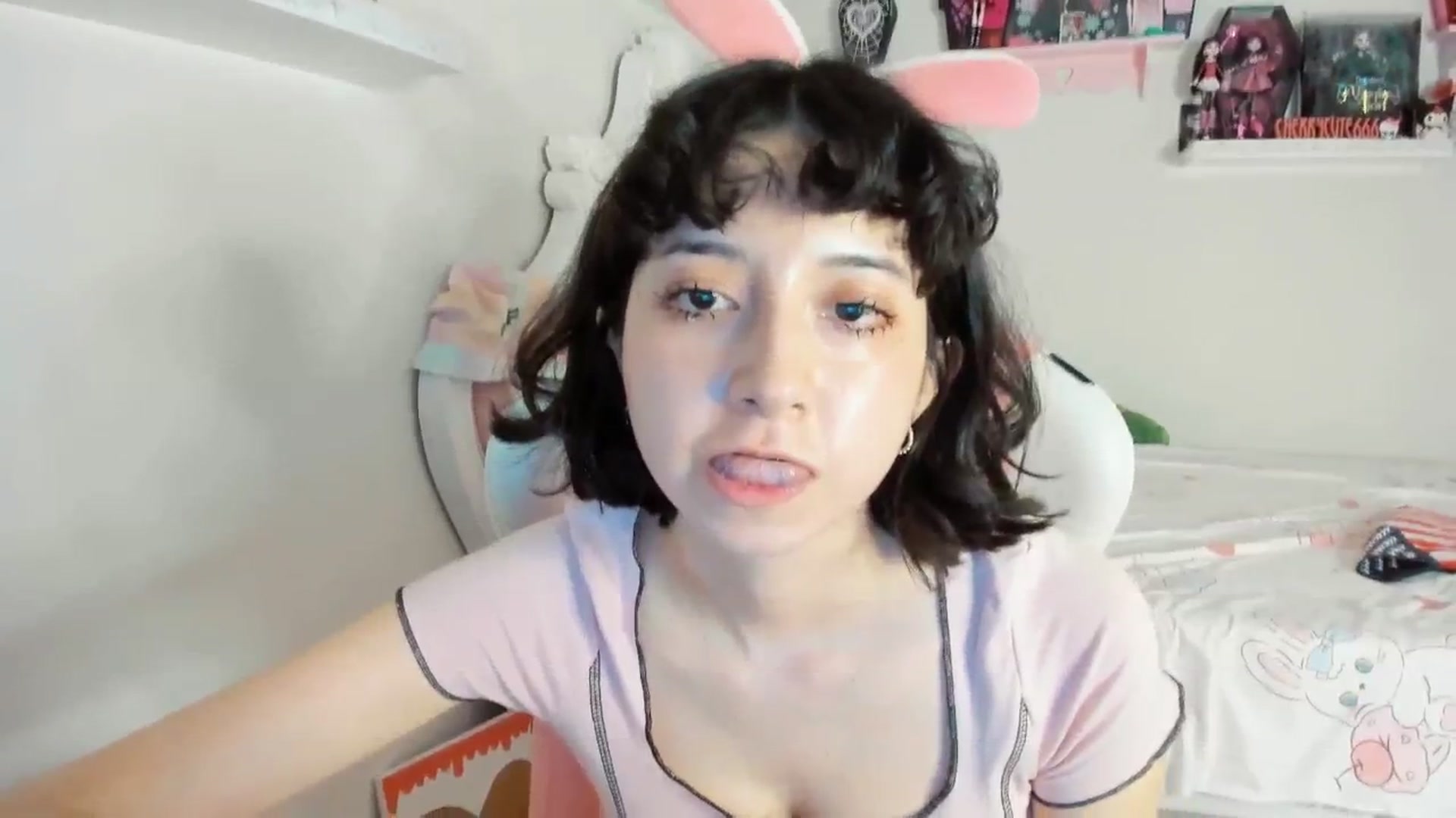 Gallery image thumbnail from Cherrycute666's myfreecams stream on, 06/29/2025, 09:09 image 12 of 20