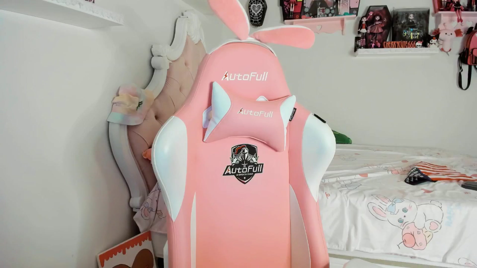 Gallery image thumbnail from Cherrycute666's myfreecams stream on, 06/29/2025, 09:09 image 3 of 20