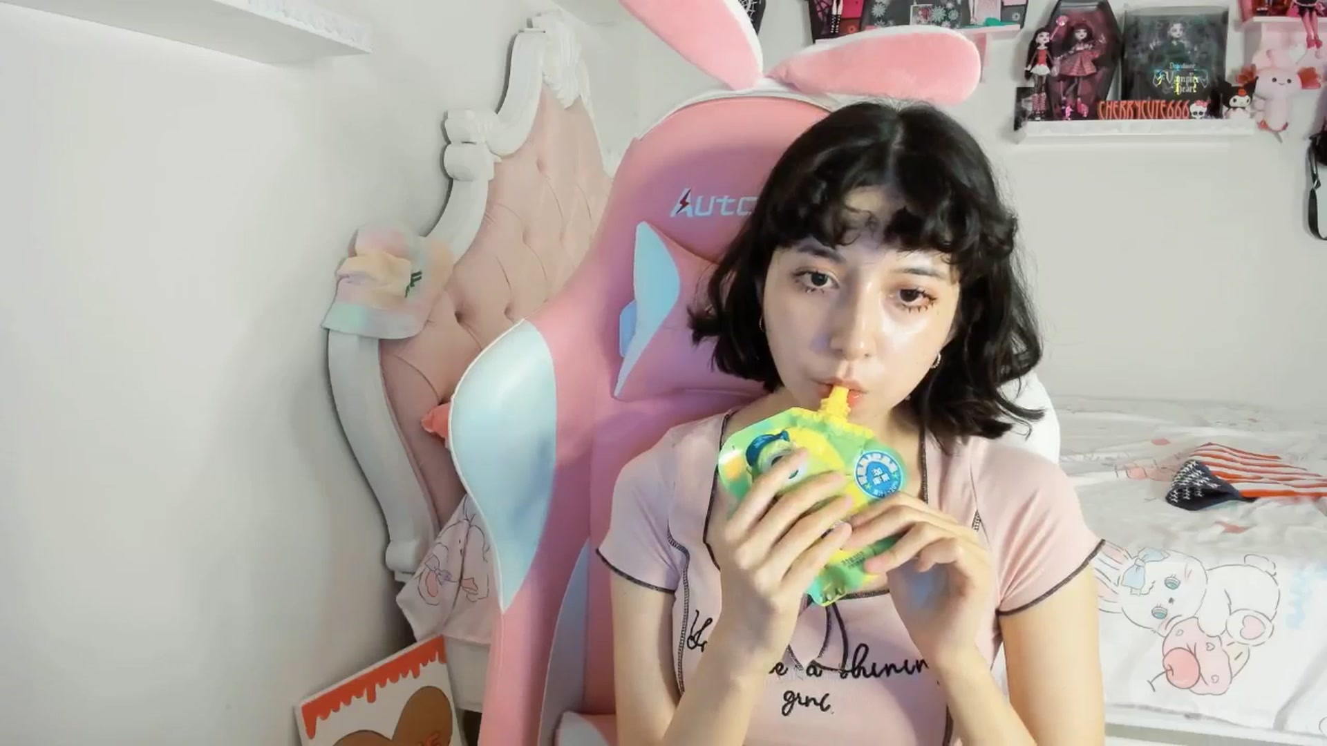 Gallery image thumbnail from Cherrycute666's myfreecams stream on, 06/29/2025, 09:09 image 4 of 20