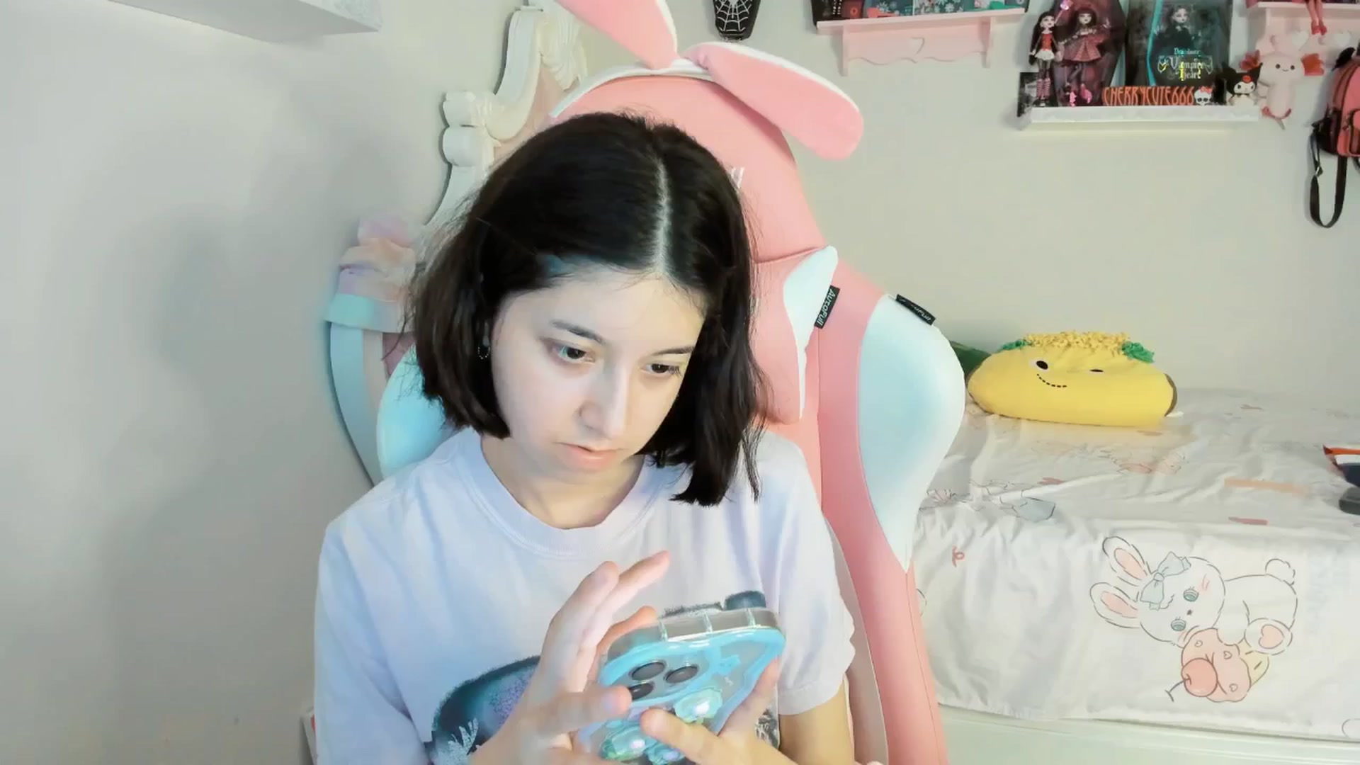 Gallery image thumbnail from Cherrycute666's myfreecams stream on, 06/30/2025, 01:49 image 13 of 20