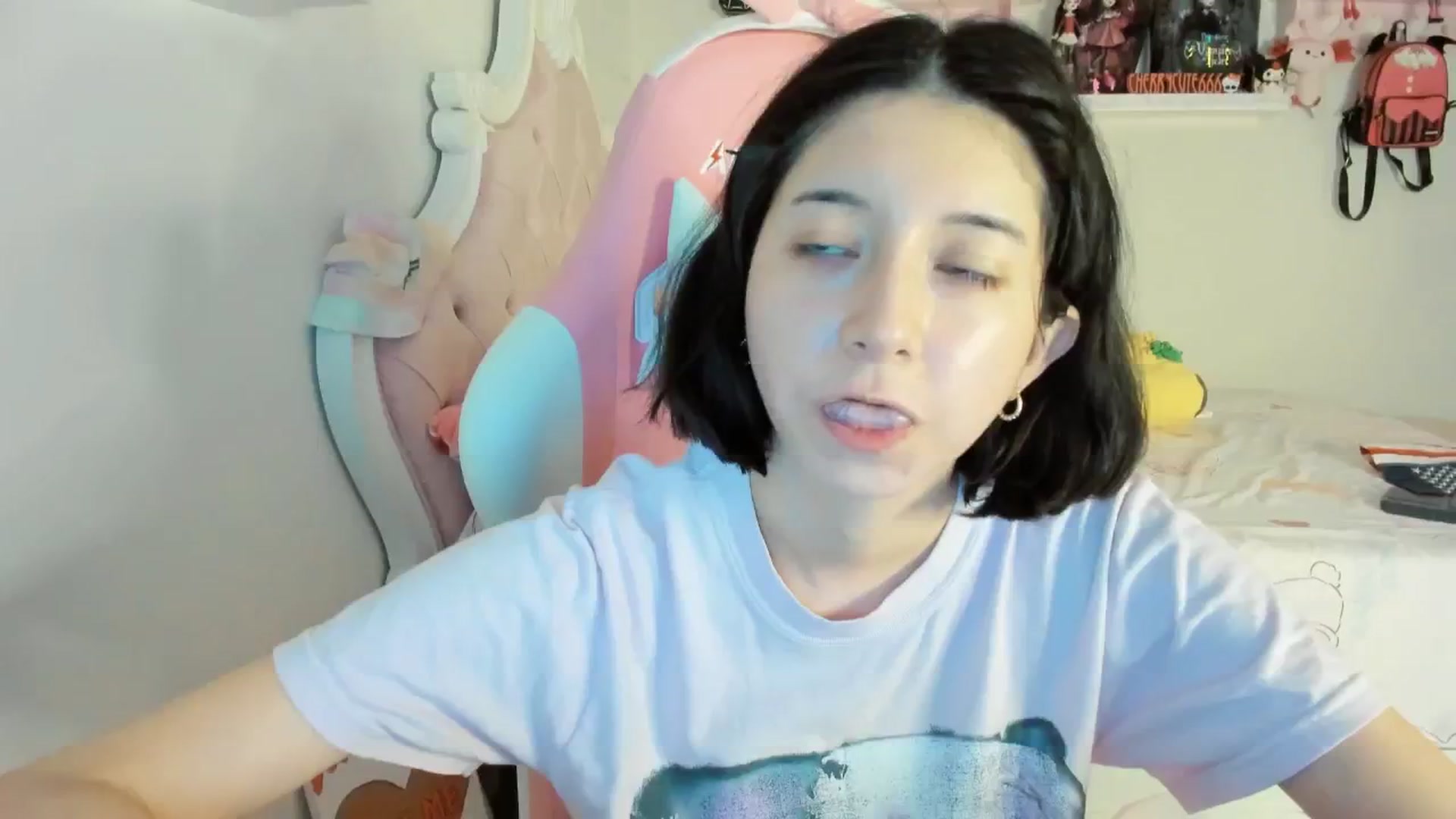 Gallery image thumbnail from Cherrycute666's myfreecams stream on, 06/30/2025, 01:49 image 16 of 20