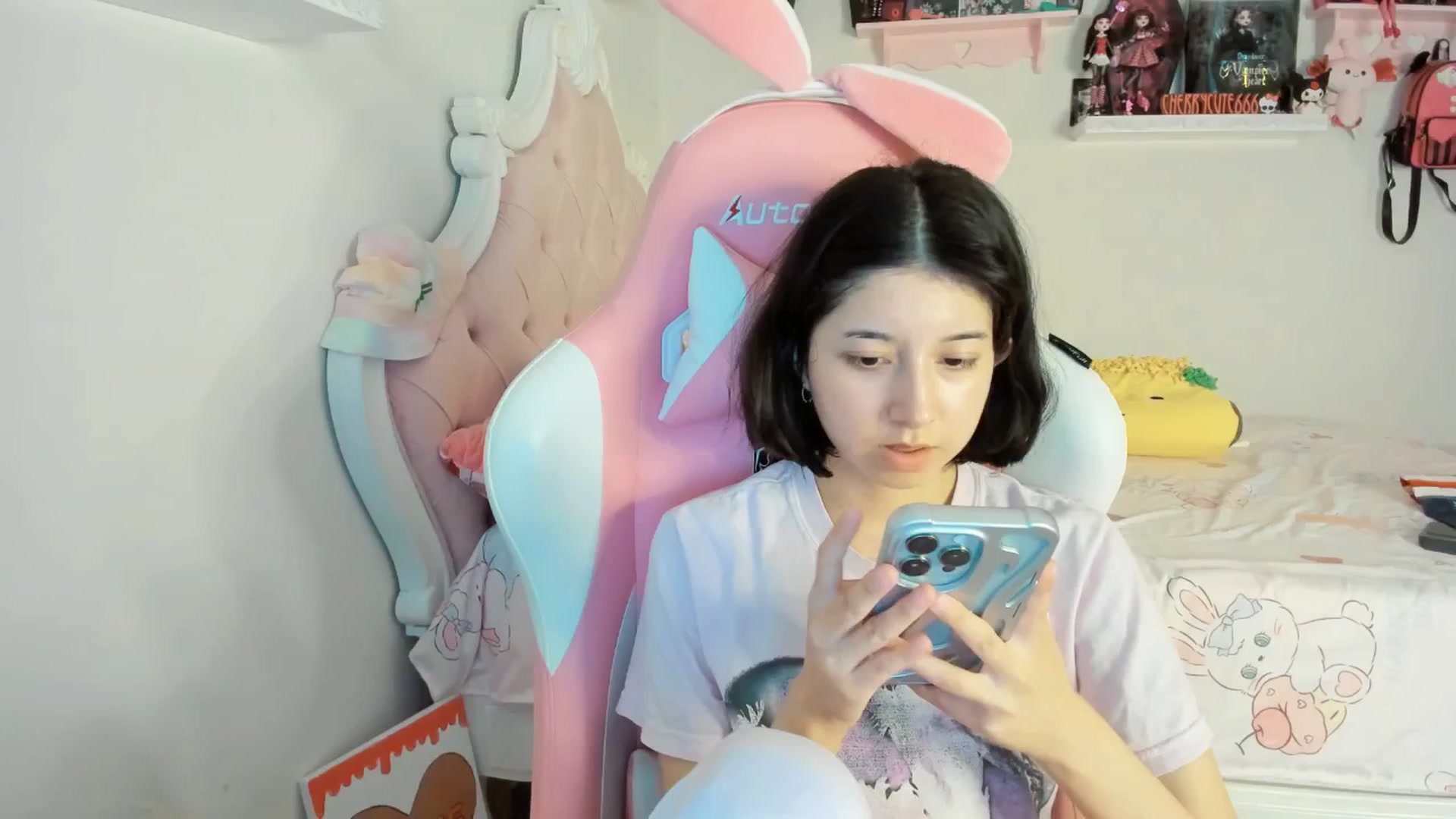 Gallery image thumbnail from Cherrycute666's myfreecams stream on, 06/30/2025, 01:49 image 10 of 20