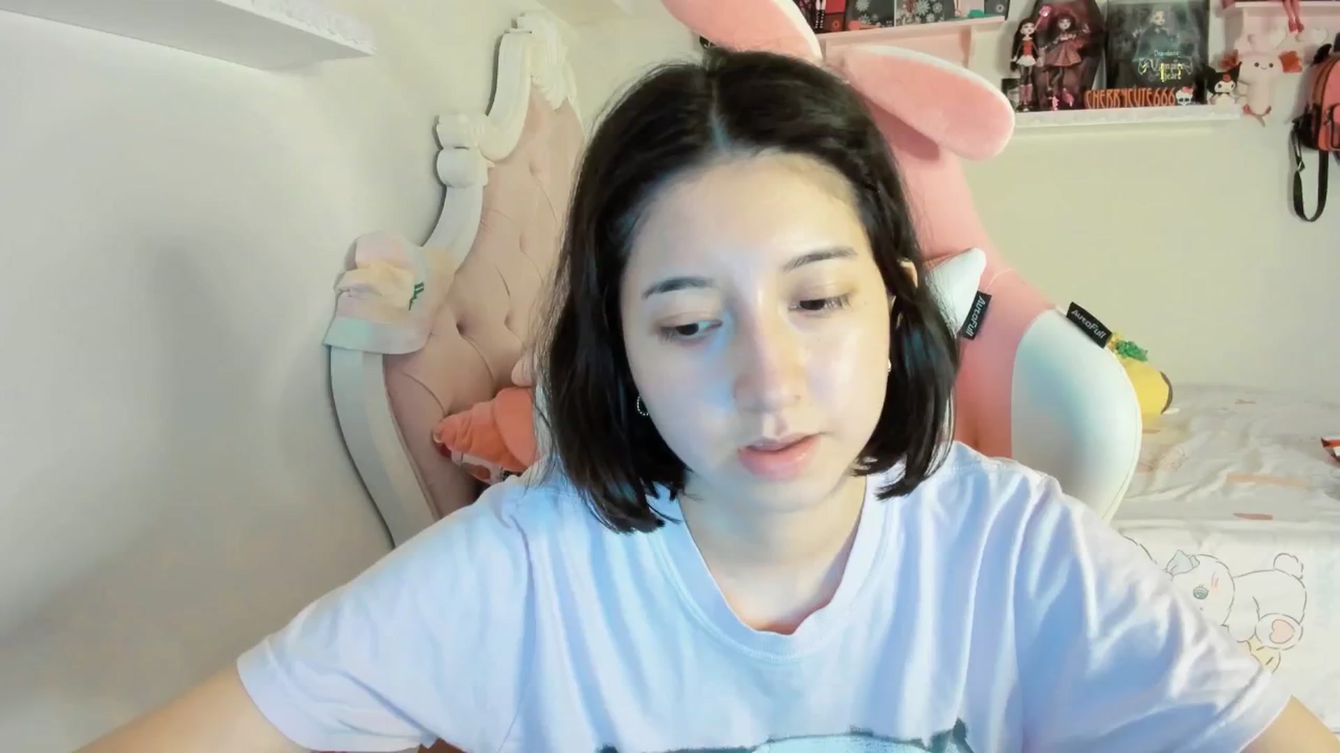 Gallery image thumbnail from Cherrycute666's myfreecams stream on, 06/30/2025, 01:52 image 18 of 20
