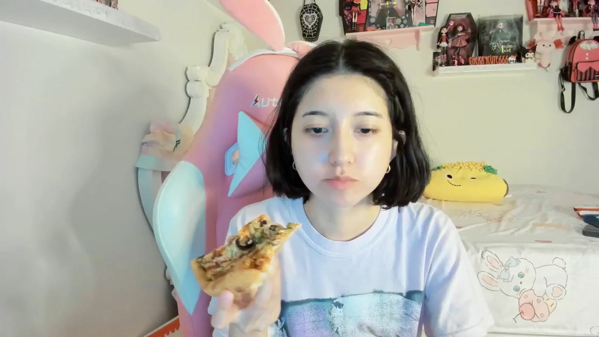 Gallery image thumbnail from Cherrycute666's myfreecams stream on, 06/30/2025, 01:52 image 16 of 20