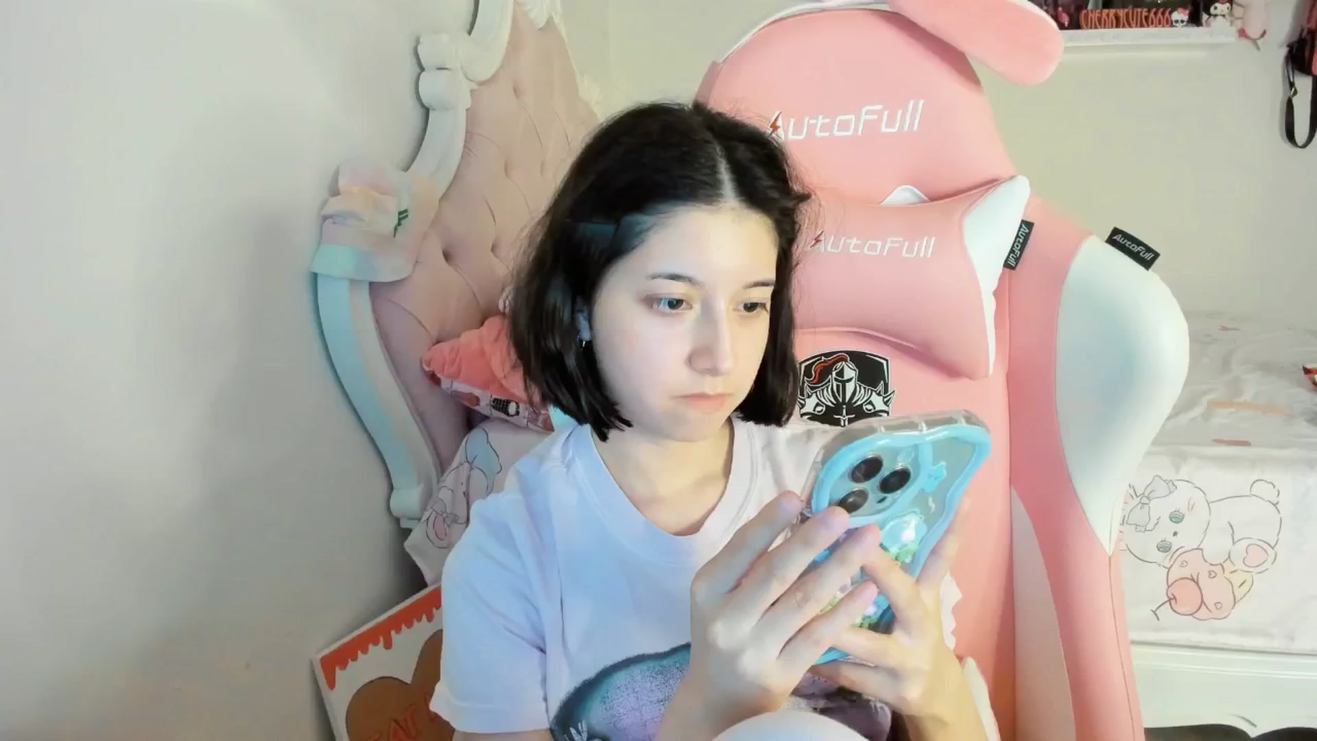 Gallery image thumbnail from Cherrycute666's myfreecams stream on, 06/30/2025, 01:52 image 11 of 20