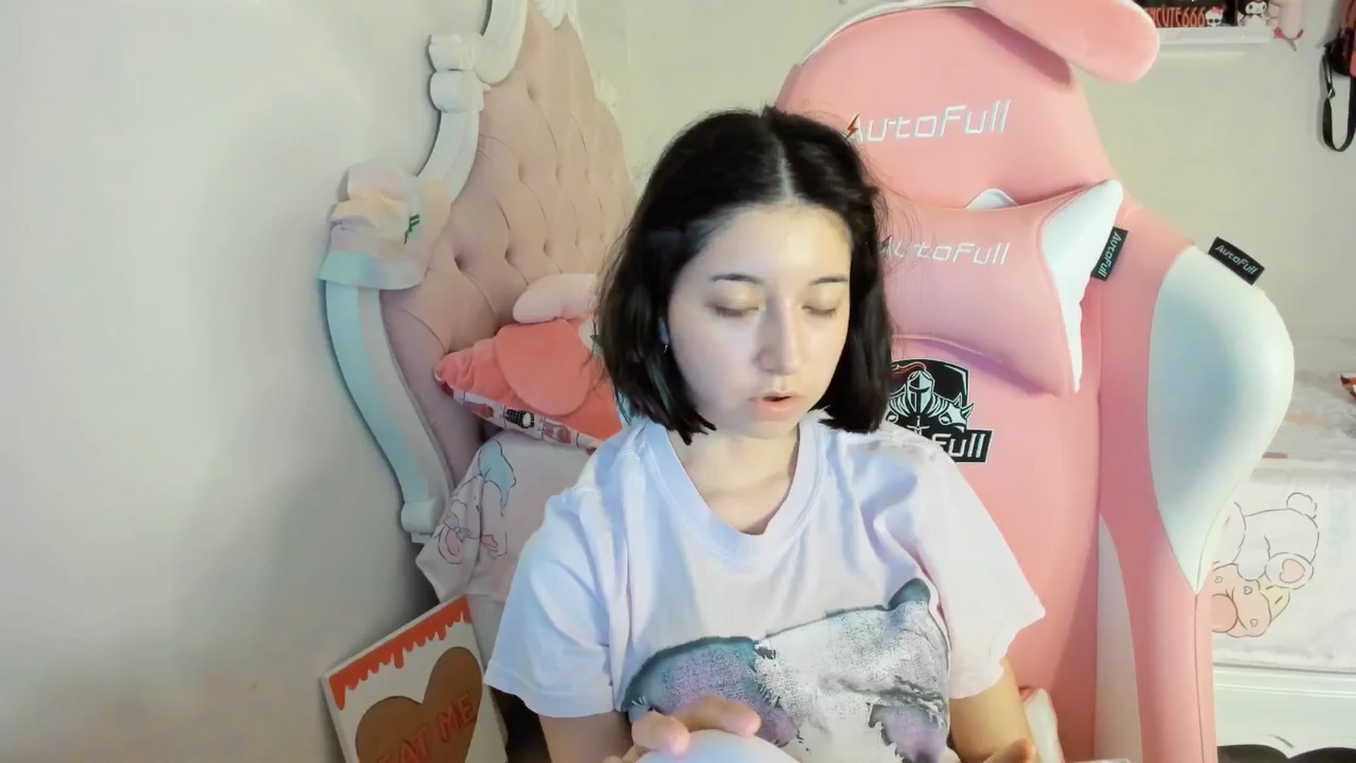 Gallery image thumbnail from Cherrycute666's myfreecams stream on, 06/30/2025, 01:52 image 12 of 20