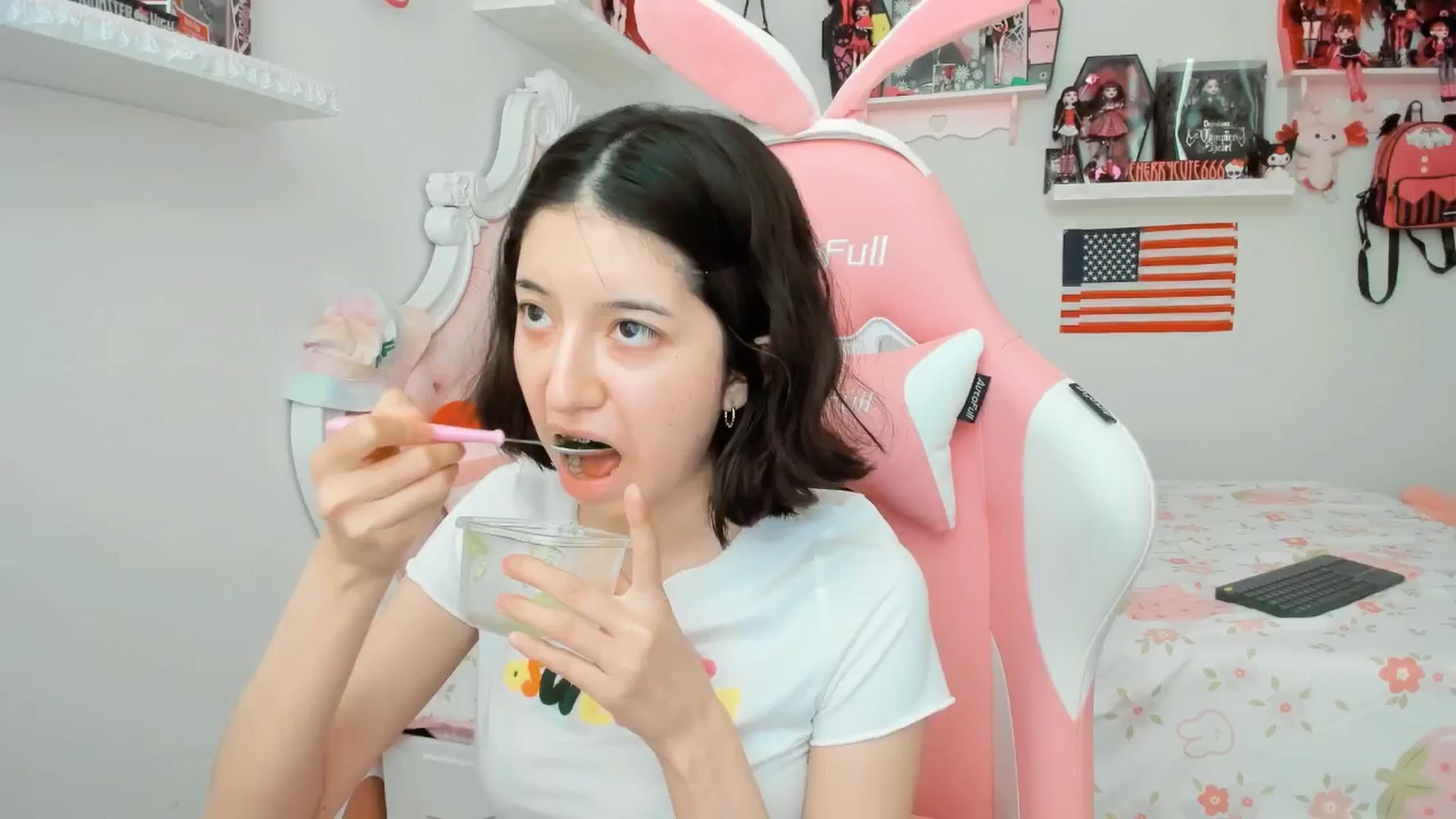 Gallery image thumbnail from Cherrycute666's myfreecams stream on, 07/04/2025, 24:16 image 11 of 20